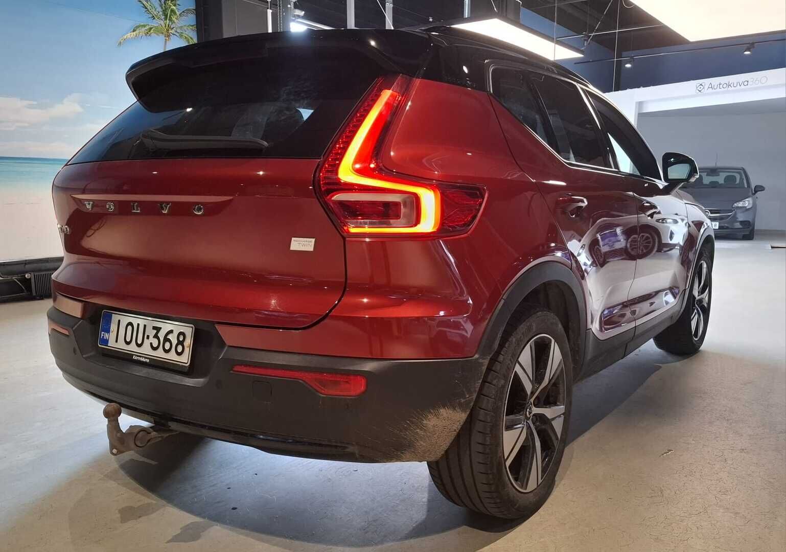 Volvo XC40 2022 Recharge Twin Business Pro aut - 3,99 % KORKOTARJOUS TÄHÄN AUTOON - Suomiauto / Adapt.Vakkari / Harman&Kardon / Panorama / Nahkasisusta / Lämpöpumppu / Vetokoukku / 360-Kamera / Supervarusteet!