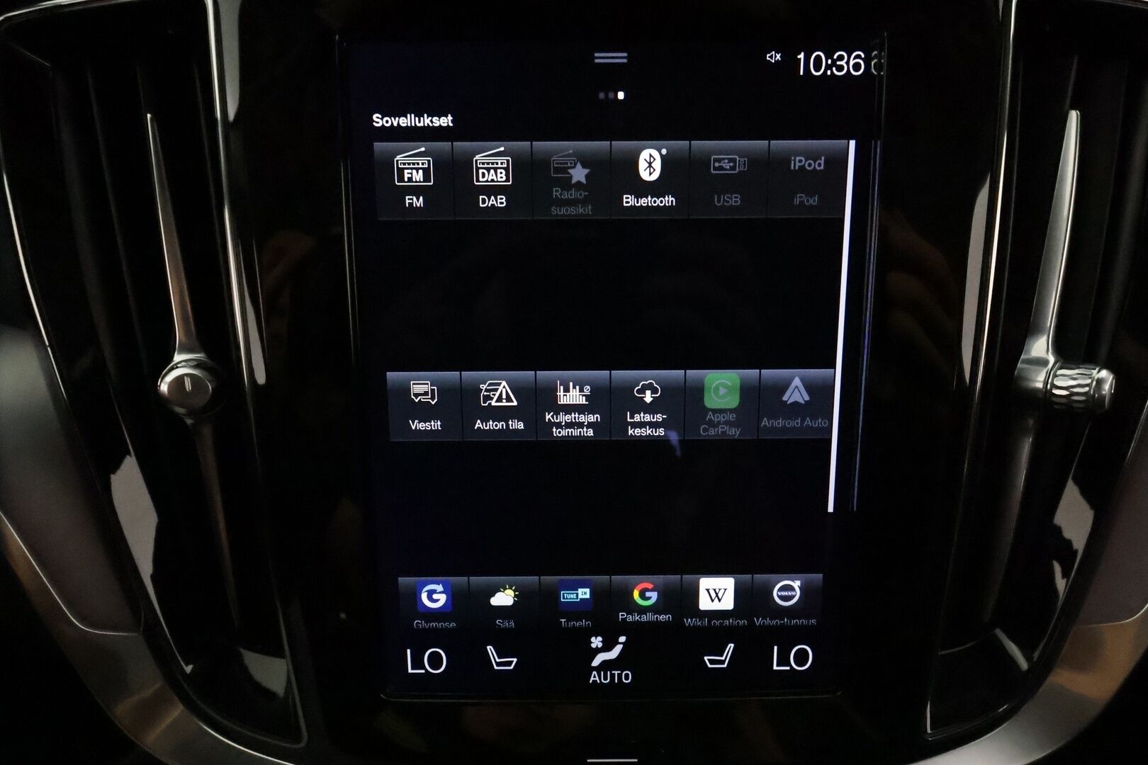 Volvo V60 2021 B5 AWD MHEV Business aut **Vakkari / P.kamera / Webasto / Koukku / KeylessGo / Navi / Digimittaristo / Full LED** - 3,99 % KORKOTARJOUS TÄHÄN AUTOON - 1:Om Suomi-auto / Kahdet renkaat aluvanteilla / Penkinlämmittimet takana / Ratinlämmitin / High Performance Audio