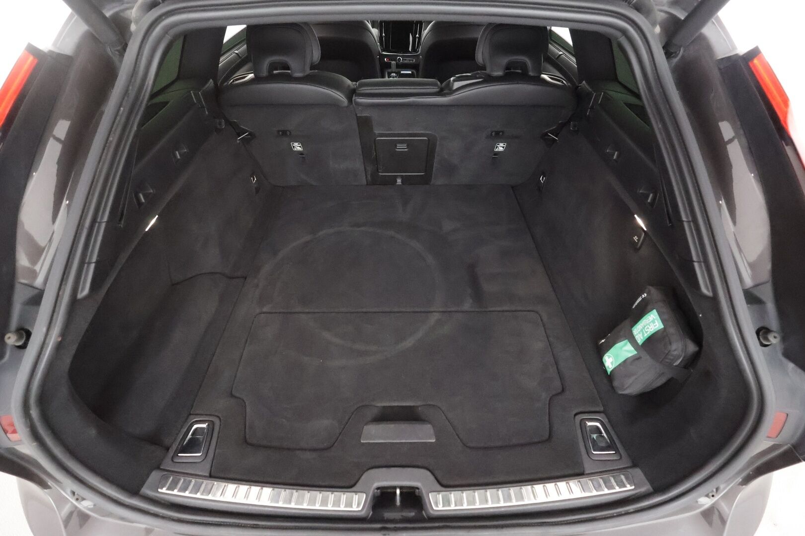 Volvo V90 2022 T6 TwE AWD Business R-Design aut - | ACC | Bowers&Wilkins | HUD | 360° | Muistipenkit | Panorama | Nahka-alcantara | Sporttipenkit | Pilot Assist | Merkkihuollot | 2x renkaat aluin |