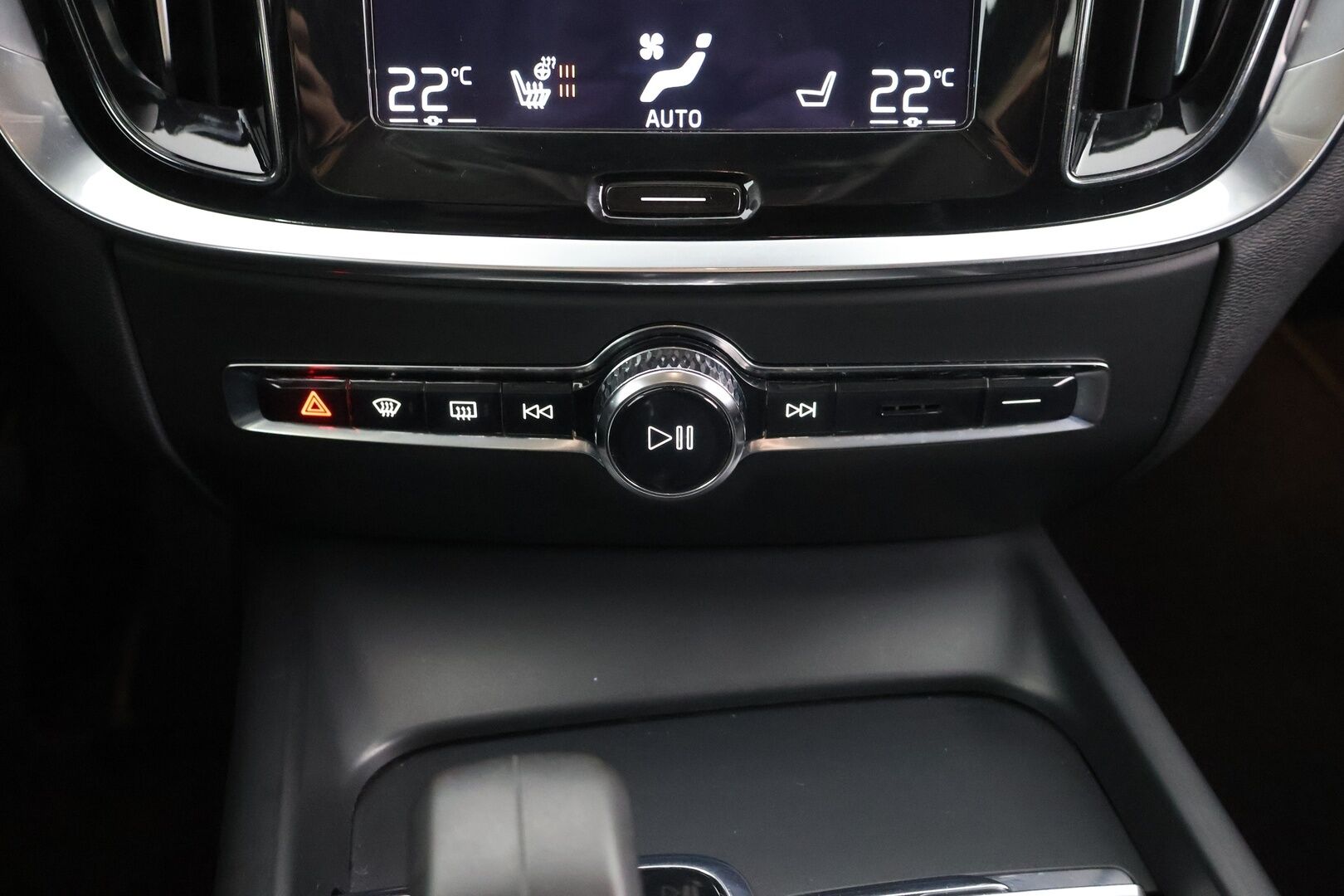 Volvo V60 2022 B4 D-MHEV Business aut - Suomi-auto | Volvo on call | Merkkiliikkeen huoltokirja | Webasto | Kaarrevalot | Jakohihna vaihdettu - KORKO VAIN 3,99 %