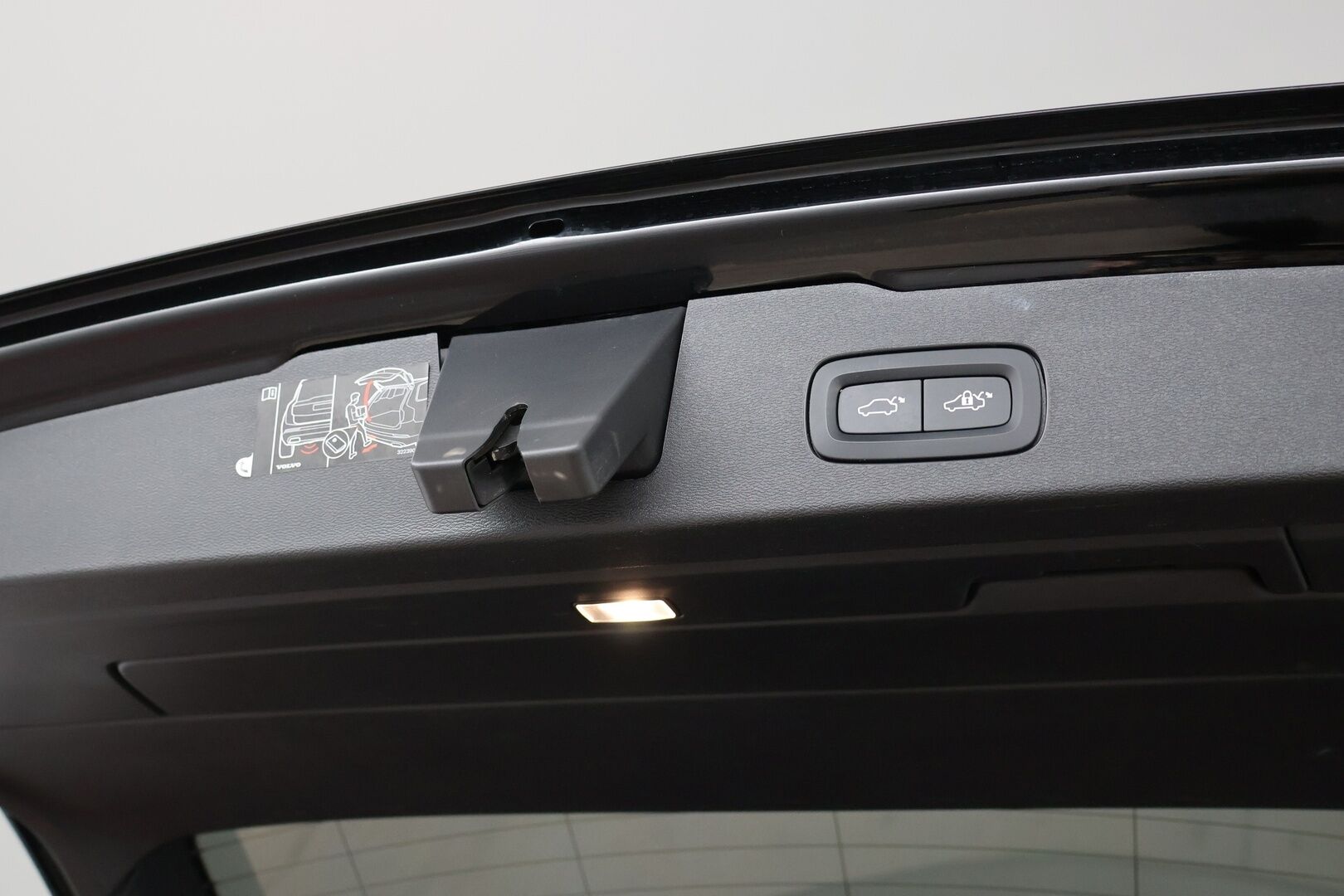 Volvo V60 2022 B4 D-MHEV Business aut - Suomi-auto | Volvo on call | Merkkiliikkeen huoltokirja | Webasto | Kaarrevalot | Jakohihna vaihdettu - KORKO VAIN 3,99 %