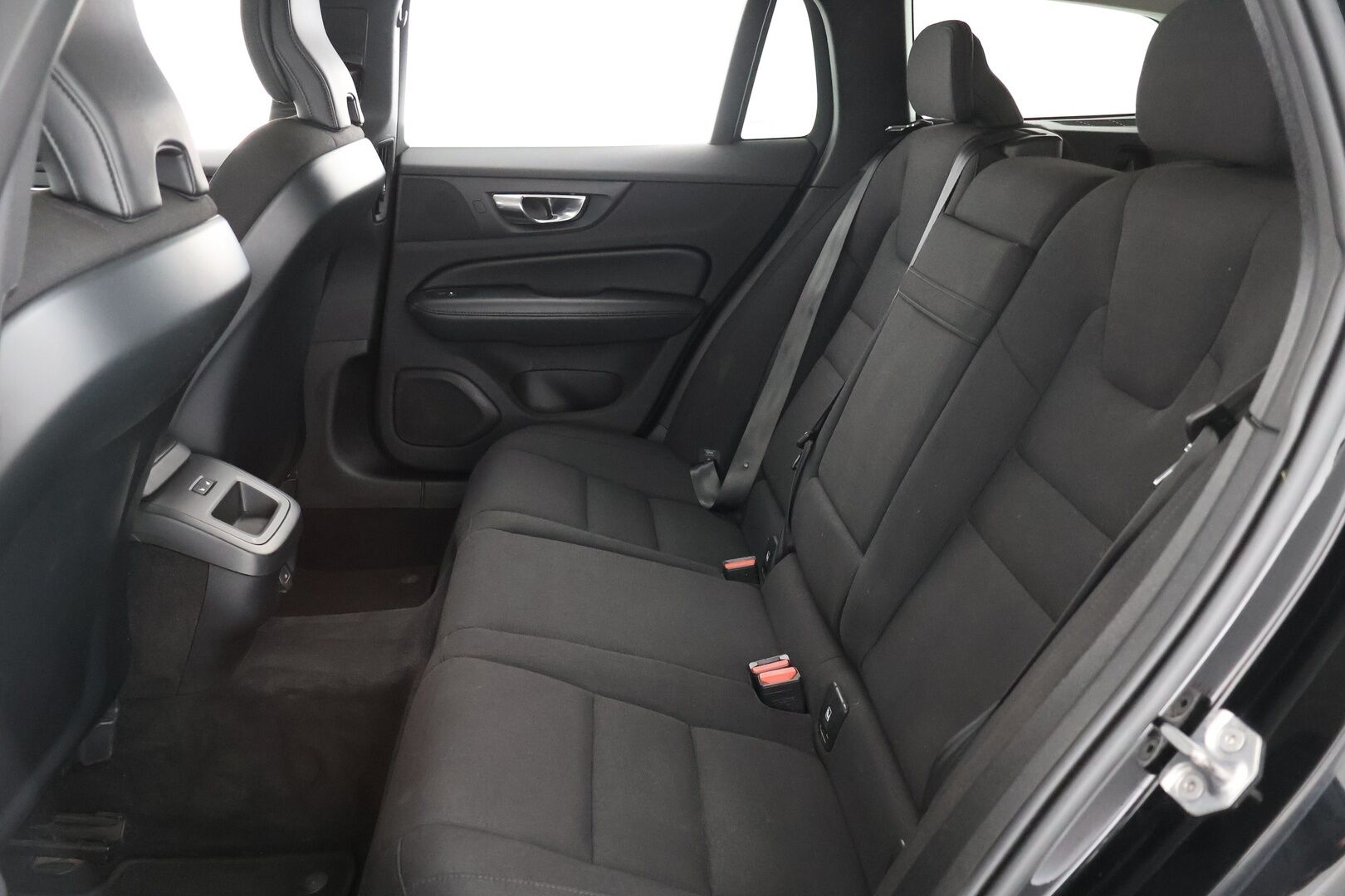 Volvo V60 2022 B4 D-MHEV Business aut - Suomi-auto | Volvo on call | Merkkiliikkeen huoltokirja | Webasto | Kaarrevalot | Jakohihna vaihdettu - KORKO VAIN 3,99 %