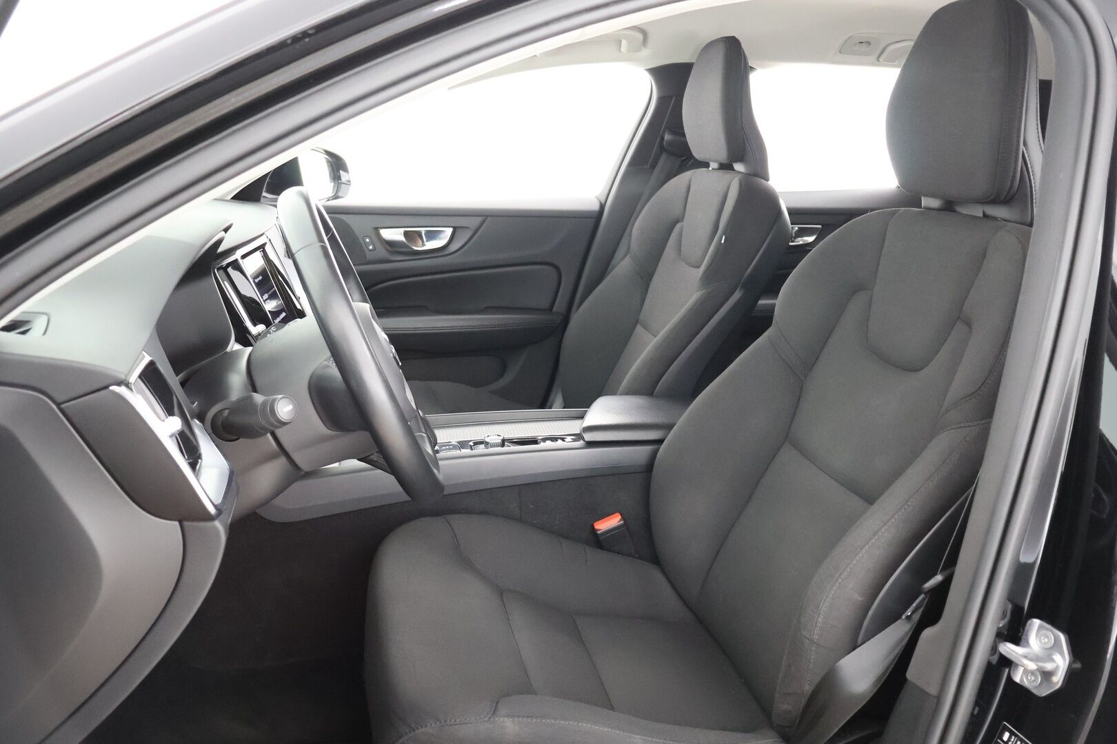 Volvo V60 2022 B4 D-MHEV Business aut - Suomi-auto | Volvo on call | Merkkiliikkeen huoltokirja | Webasto | Kaarrevalot | Jakohihna vaihdettu - KORKO VAIN 3,99 %