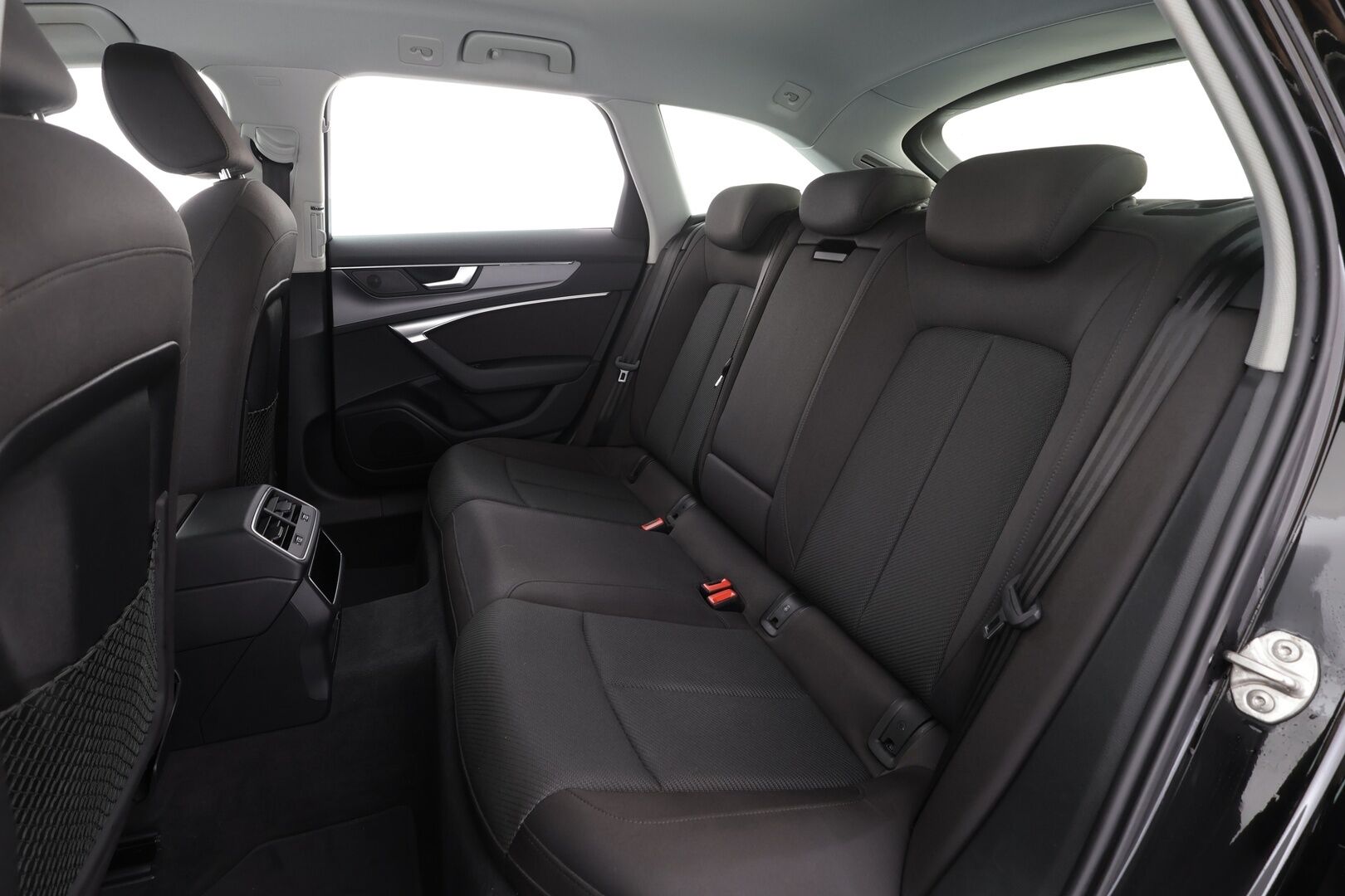 Audi A6 2021 Avant Business Design 40 TDI MHEV quattro S tronic * Webasto / Matrix LED / Koukku / Navi / Vakkari * - 1.Om Suomi-auto / Kahdet renkaat aluvanteilla