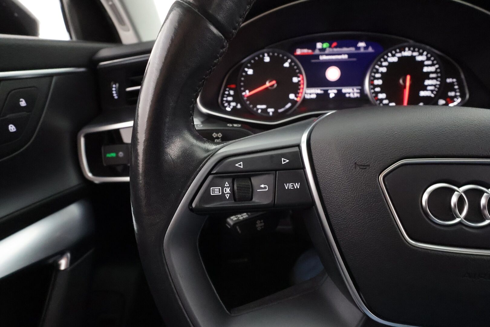 Audi A6 2021 Avant Business Design 40 TDI MHEV quattro S tronic * Webasto / Matrix LED / Koukku / Navi / Vakkari * - 1.Om Suomi-auto / Kahdet renkaat aluvanteilla