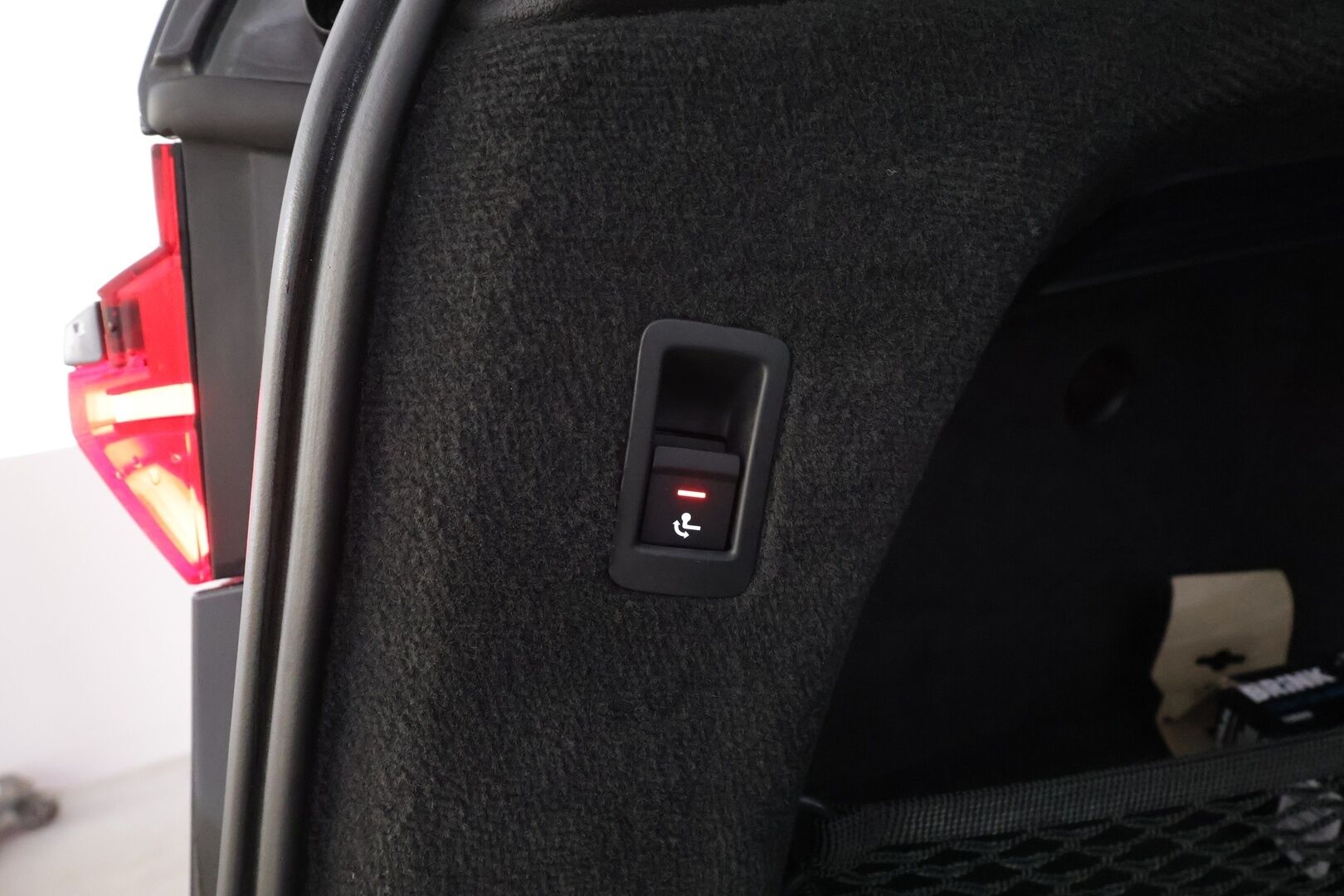 Audi A6 2021 Avant Business Design 40 TDI MHEV quattro S tronic * Webasto / Matrix LED / Koukku / Navi / Vakkari * - 1.Om Suomi-auto / Kahdet renkaat aluvanteilla