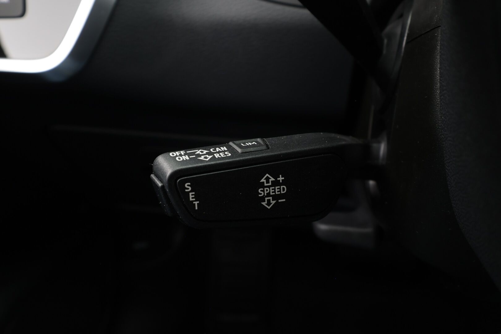 Audi A6 2021 Avant Business Design 40 TDI MHEV quattro S tronic * Webasto / Matrix LED / Koukku / Navi / Vakkari * - 1.Om Suomi-auto / Kahdet renkaat aluvanteilla