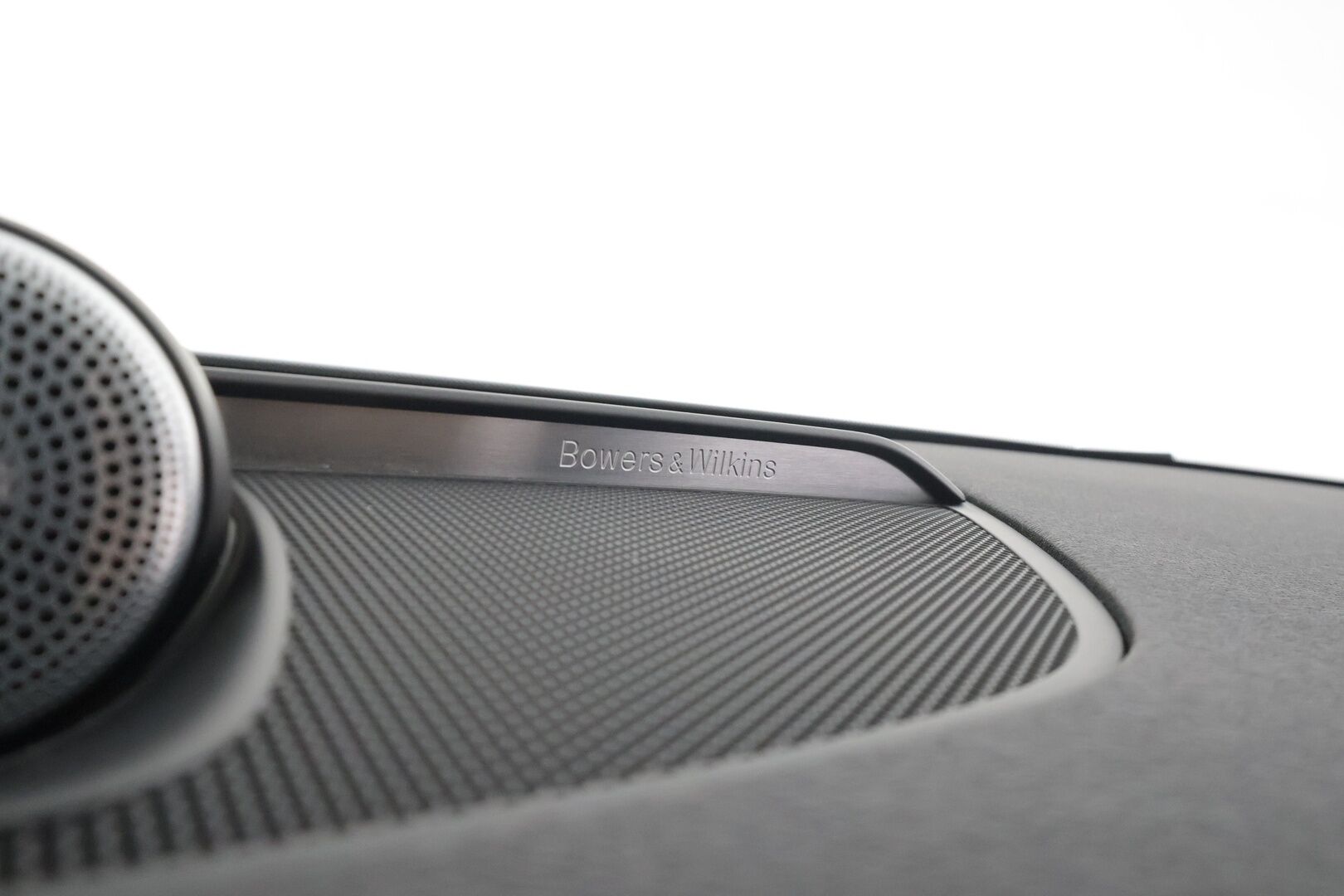 Volvo V90 2017 D5 AWD inscription * B&W / Pilot / Panoraama / HUD / 360-Kamera / Webasto / Koukku / Nahkasisusta / Muistipenkit * - Kahdet Renkaat / Ei AdBlue - HULLUT AVAJAISHULINAT KORKOTARJOUS 3,29 %