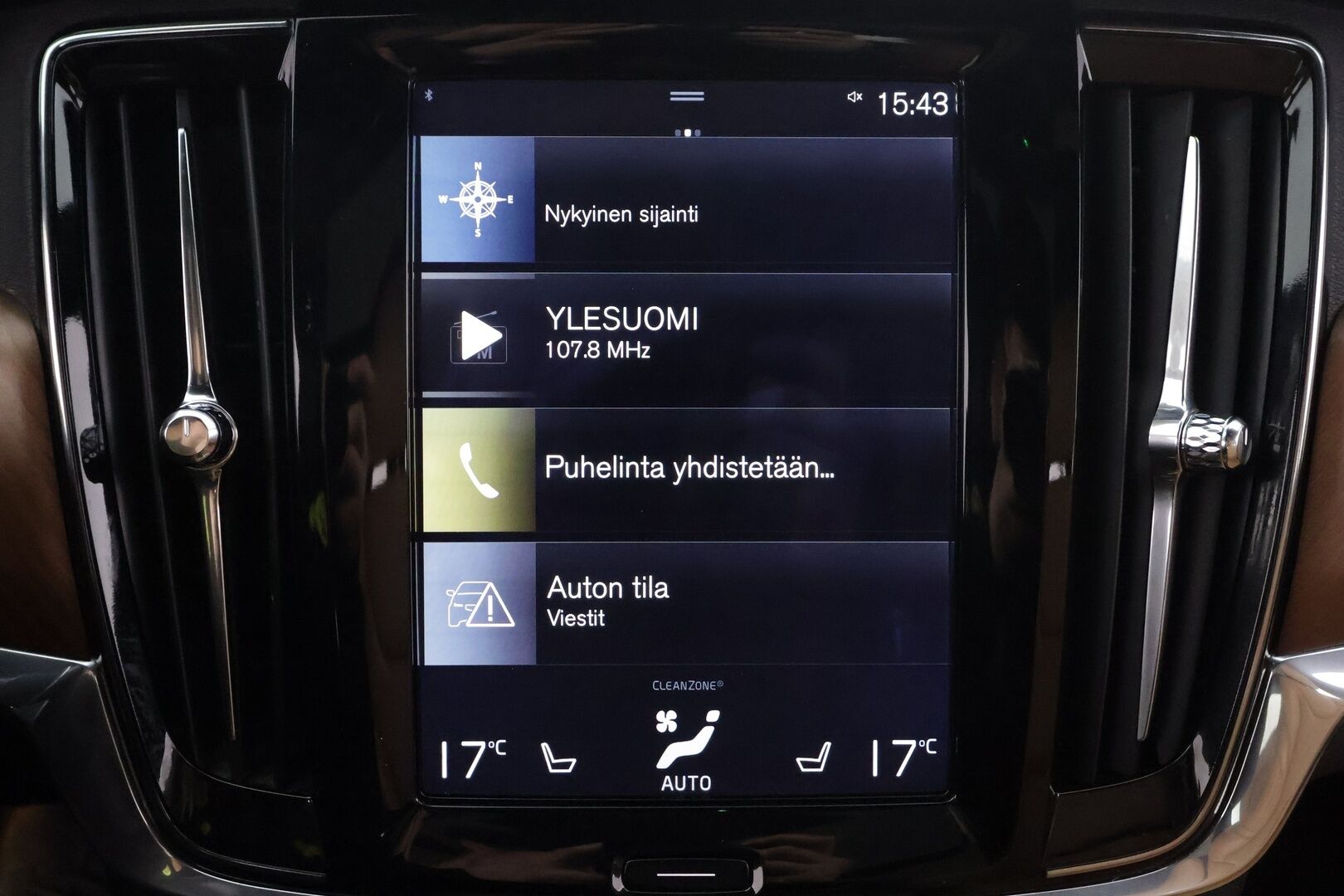 Volvo V90 2017 D5 AWD inscription * Pilot assist / HUD / Webasto / Koukku / Panorama / 360-kamera / B&W / Apple&Android * - Kahdet Renkaat