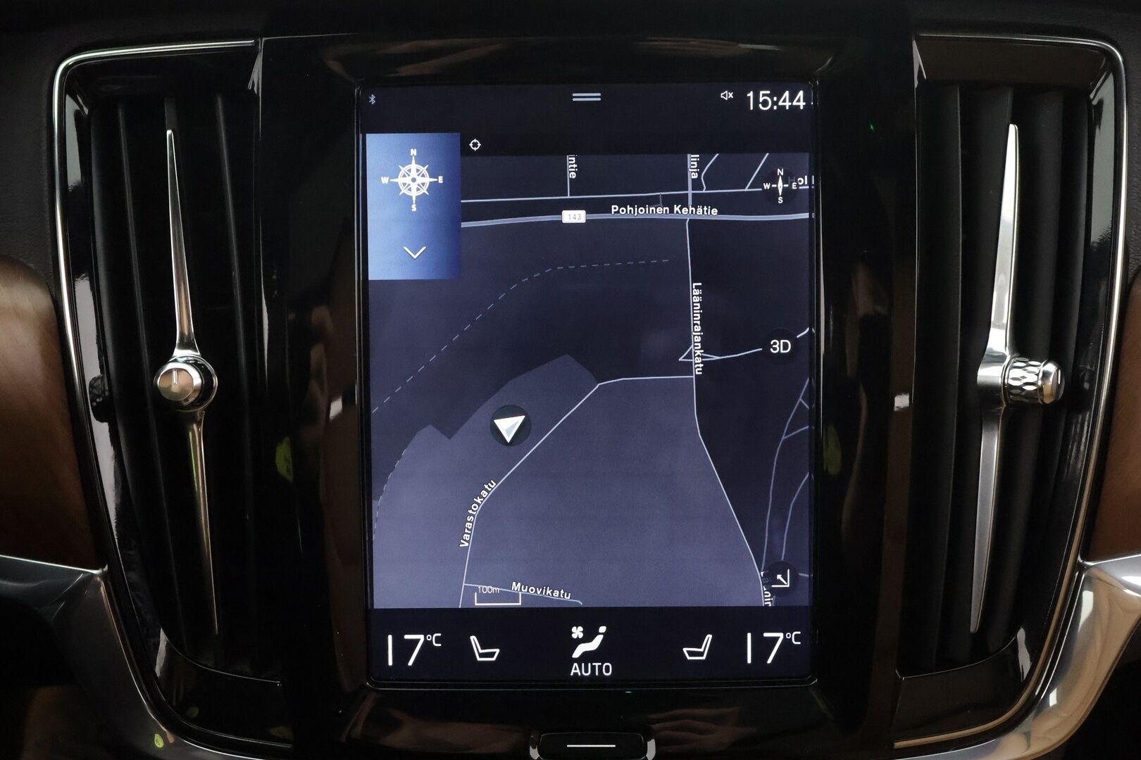 Volvo V90 2017 D5 AWD inscription * Pilot assist / HUD / Webasto / Koukku / Panorama / 360-kamera / B&W / Apple&Android * - Kahdet Renkaat