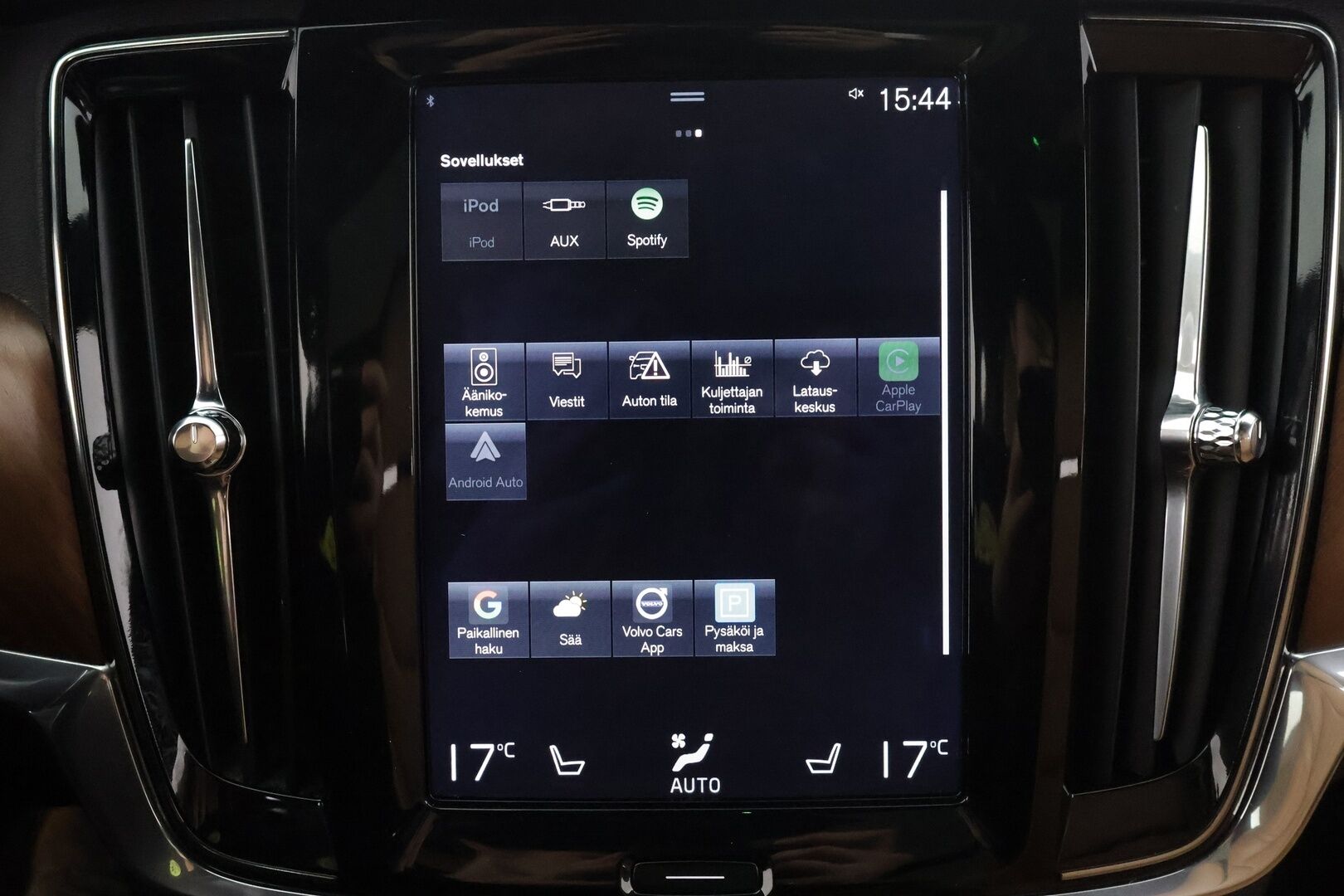 Volvo V90 2017 D5 AWD inscription * B&W / Pilot / Panoraama / HUD / 360-Kamera / Webasto / Koukku / Nahkasisusta / Muistipenkit * - Kahdet Renkaat / Ei AdBlue - HULLUT AVAJAISHULINAT KORKOTARJOUS 3,29 %