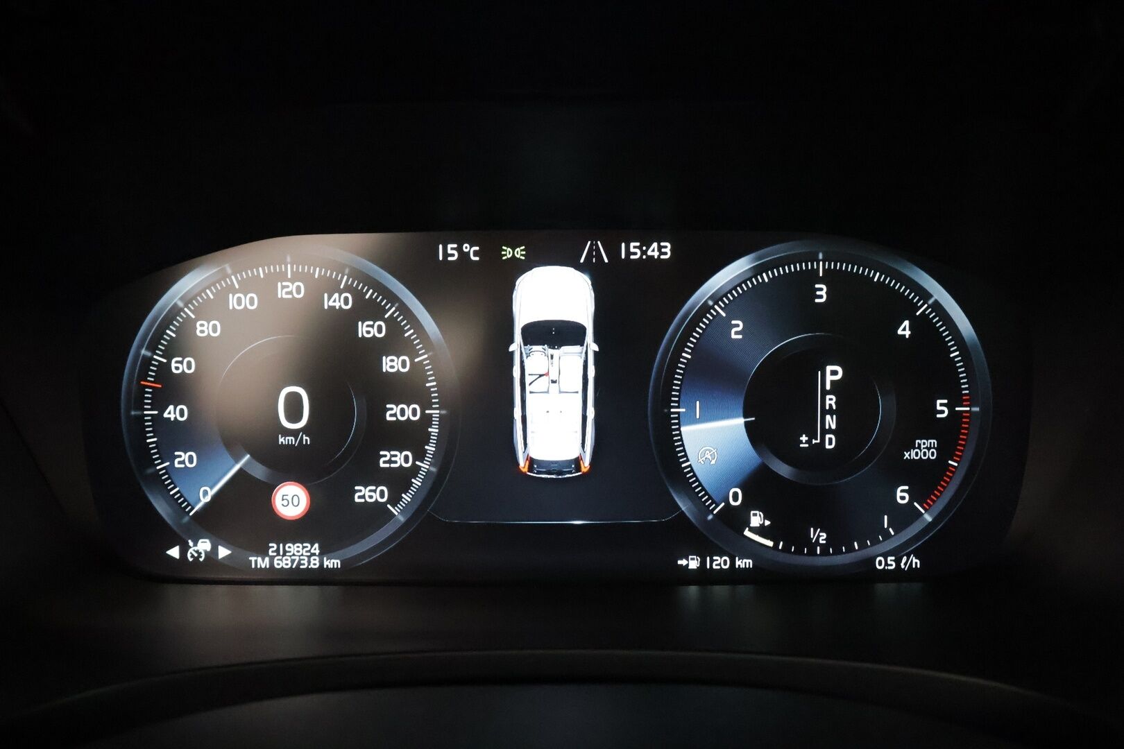 Volvo V90 2017 D5 AWD inscription * Pilot assist / HUD / Webasto / Koukku / Panorama / 360-kamera / B&W / Apple&Android * - Kahdet Renkaat