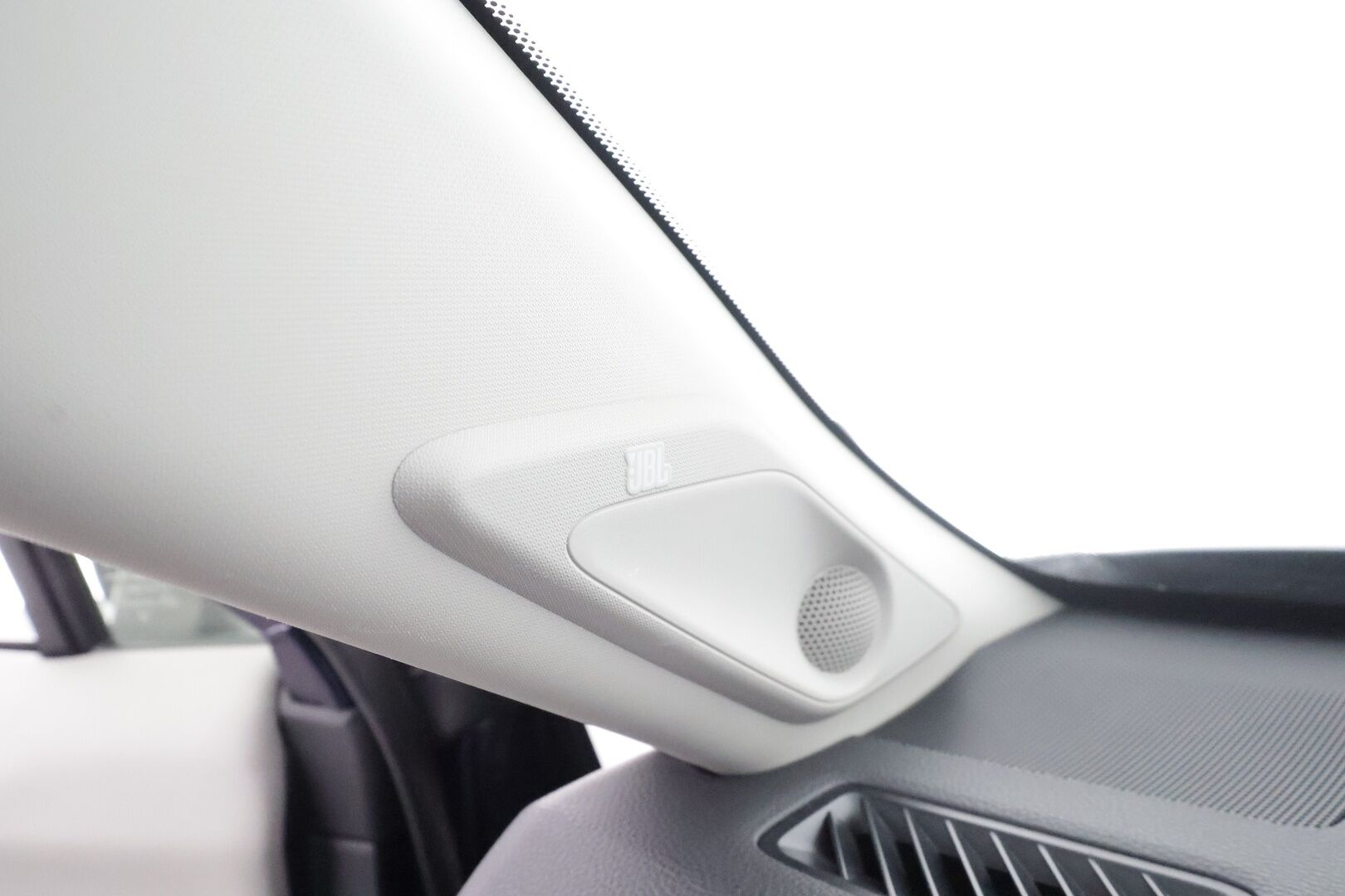 Toyota RAV4 2019 2.5 Hybrid AWD-i Premium * LED / ACC / Muistipenkki / JBL / 360° / Koukku / Kaistavahti / Keyless * - Kahdet renkaat aluvanteilla