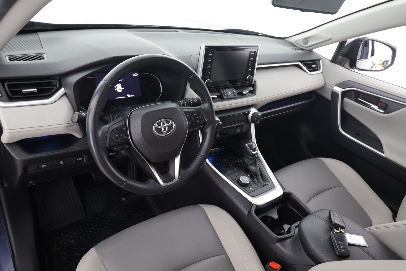 Toyota RAV4 2019 2.5 Hybrid AWD-i Premium * LED / ACC / Muistipenkki / JBL / 360° / Koukku / Kaistavahti / Keyless * - Kahdet renkaat aluvanteilla