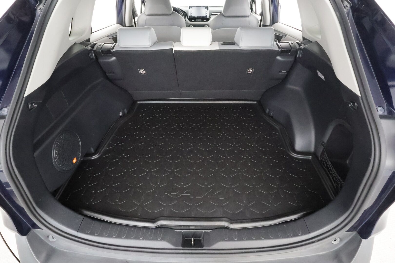 Toyota RAV4 2019 2.5 Hybrid AWD-i Premium * ACC / Muistipenkki / JBL / 360° / Koukku / LED / Kaistavahti / Keyless * - Kahdet renkaat aluvanteilla - HULLUT AVAJAISHULINAT KORKOTARJOUS 3,29 %