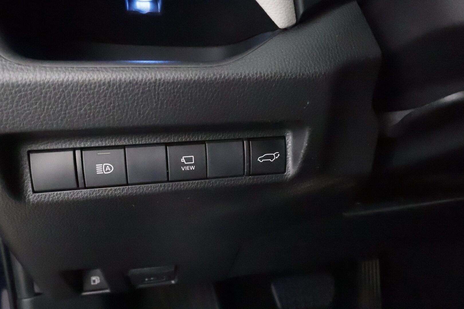 Toyota RAV4 2019 2.5 Hybrid AWD-i Premium * ACC / Muistipenkki / JBL / 360° / Koukku / LED / Kaistavahti / Keyless * - Kahdet renkaat aluvanteilla - HULLUT AVAJAISHULINAT KORKOTARJOUS 3,29 %