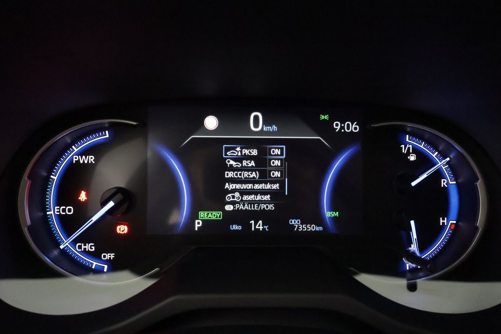 Toyota RAV4 2019 2.5 Hybrid AWD-i Premium * ACC / Muistipenkki / JBL / 360° / Koukku / LED / Kaistavahti / Keyless * - Kahdet renkaat aluvanteilla - HULLUT AVAJAISHULINAT KORKOTARJOUS 3,29 %