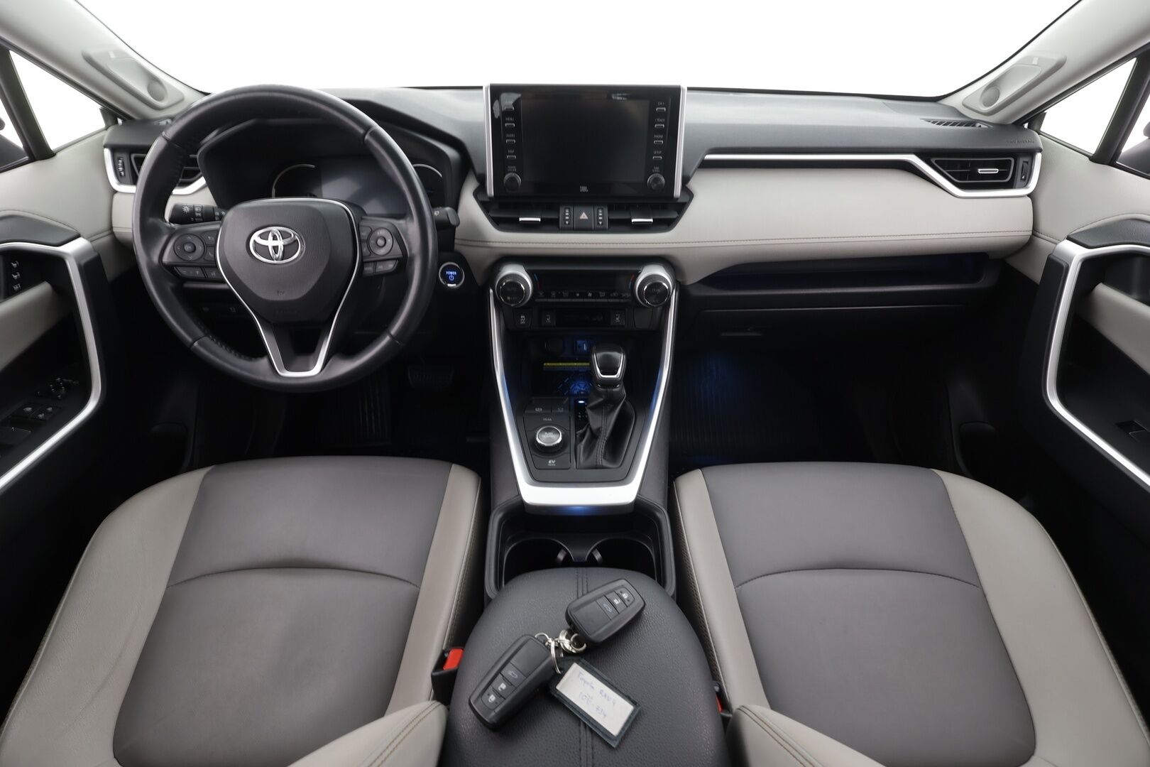 Toyota RAV4 2019 2.5 Hybrid AWD-i Premium * ACC / Muistipenkki / JBL / 360° / Koukku / LED / Kaistavahti / Keyless * - Kahdet renkaat aluvanteilla - HULLUT AVAJAISHULINAT KORKOTARJOUS 3,29 %