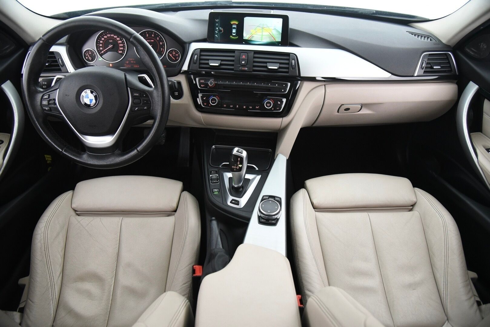 BMW 330 2017 F30 Sedan 330e A SportLine LCI / H&K / Prof.navi / LED / Vaaleat nahat / P-kamera - Merkkihuollettu / 2x Renkaat / Akku kuntotarkastettu - HULLUT AVAJAISHULINAT KORKOTARJOUS 3,29 %