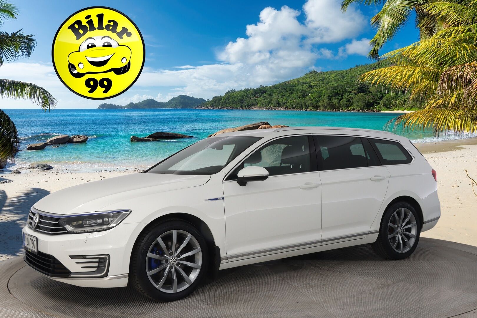 Volkswagen Passat 2016 Passat Variant GTE Plug-In Hybrid* Webasto / Digimittaristo / ACC / P.kamera / Koukku / Navi* - Ergo-Comfort Istuin / Ambient- valaistus / 2x renkaat vanteilla!