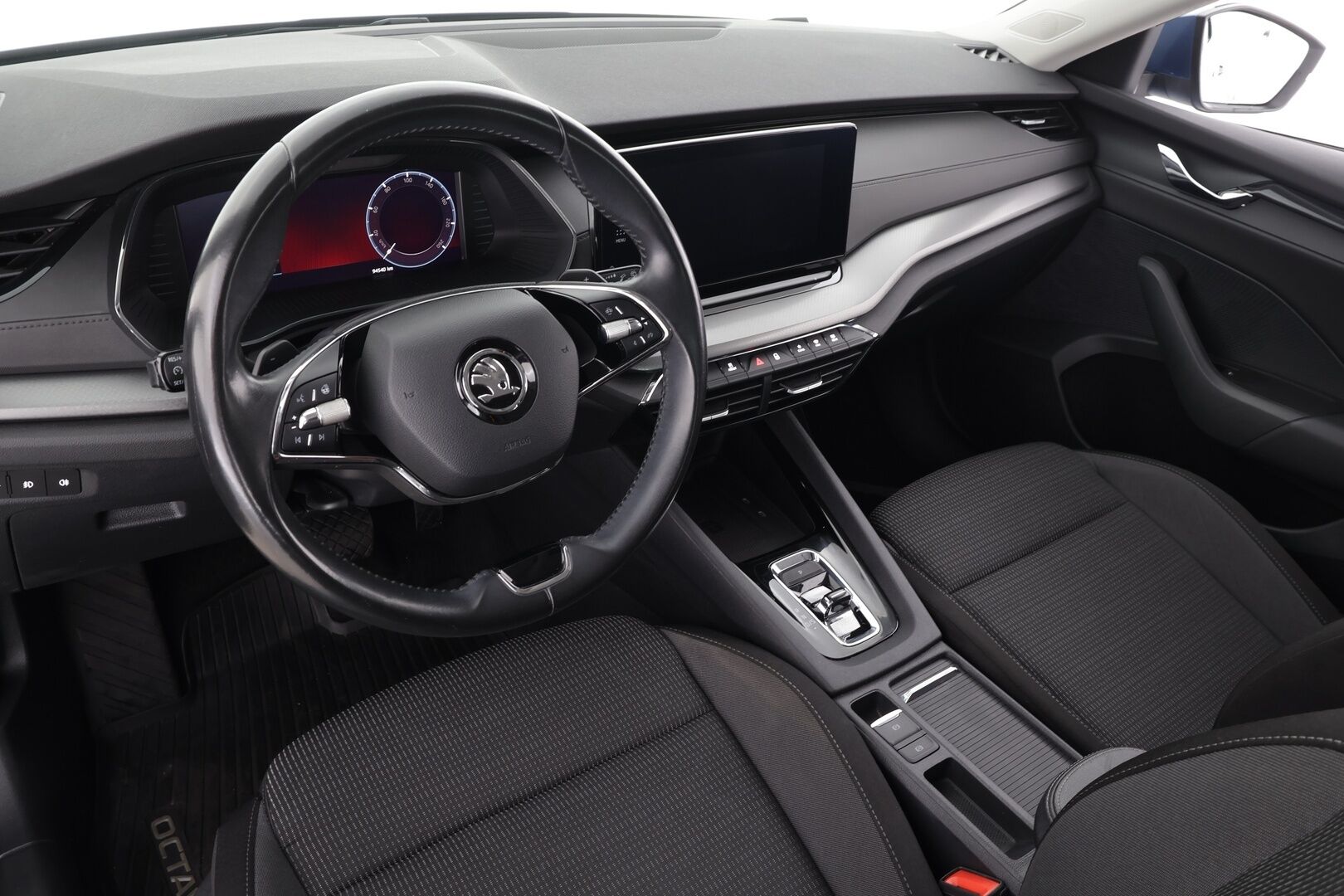 Skoda Octavia 2021 1,5 TSI Ambition eTEC DSG * Webasto / LED / P.tutkat / Digimittaristo / Vakkari / Kaistavahti / Keyless * - 1.om Suomiauto / Kahdet renkaat + Vanteet / Juuri huolettu!