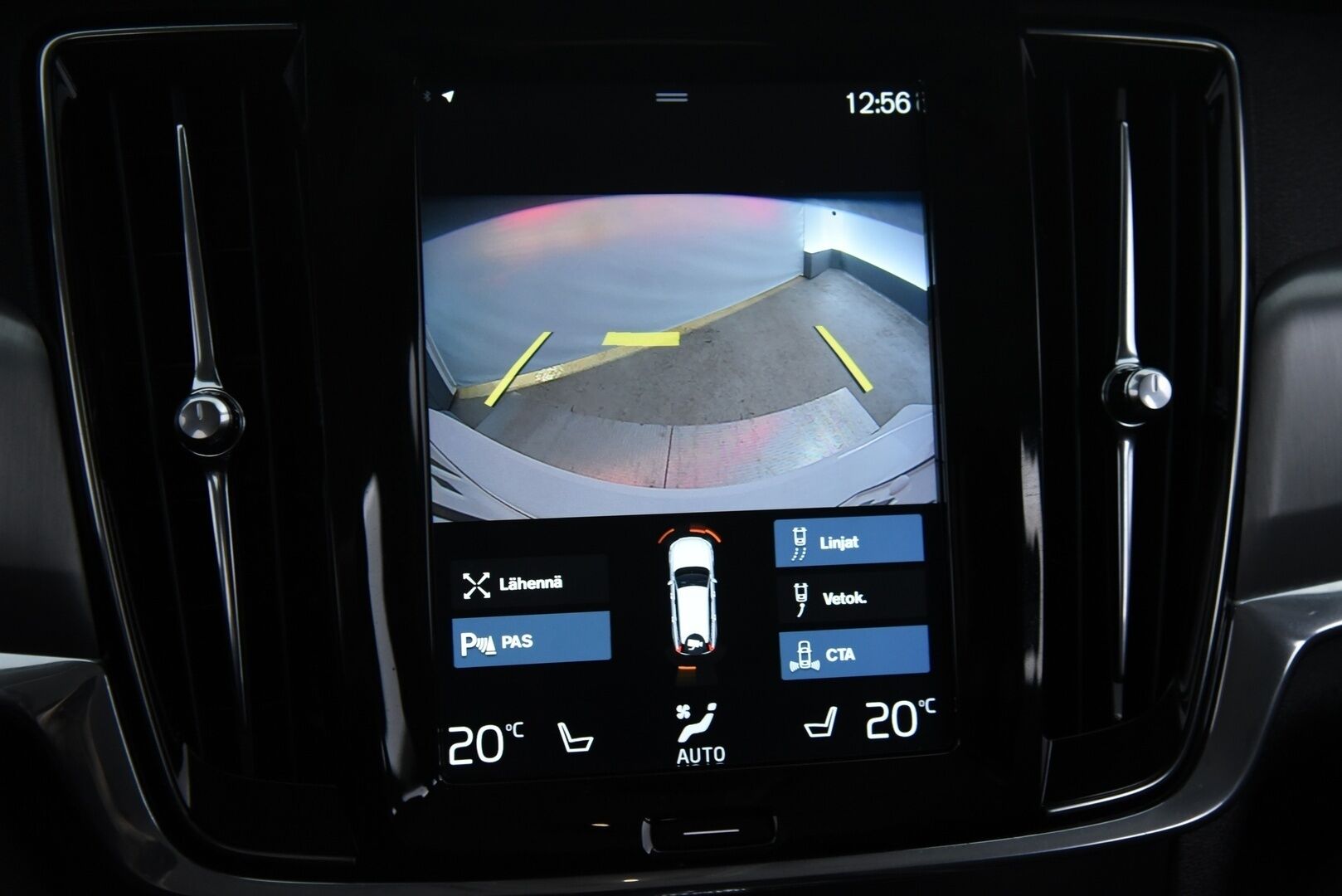 Volvo V90 2018 T5 BI-Fuel Momentum / Adapt.vak / Webasto / HUD / P-kamera / Keyless / VOC / Navi - 55l Bensatankki & 18kg kaasutankki / 2x renkaat Volvon aluvanteilla! / Tulossa myyntiin!