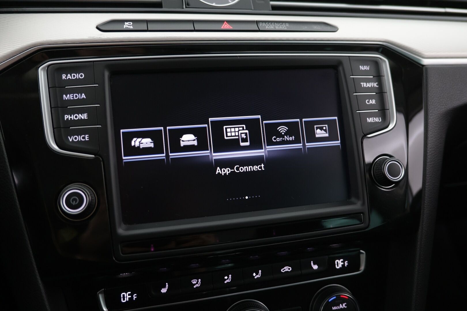 Volkswagen Passat 2016 Variant GTE Plug-In Hybrid 160 kW DSG / Panorama katto / 360 kamerat / Navi / Vetokoukku /*- YritysOutlet - Myydään vain yrityksille -*