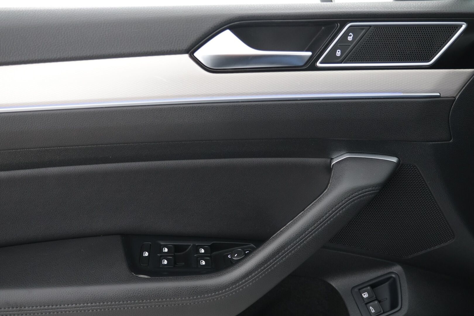 Volkswagen Passat 2016 Variant GTE Plug-In Hybrid 160 kW DSG / Panorama katto / 360 kamerat / Navi / Vetokoukku /*- YritysOutlet - Myydään vain yrityksille -*