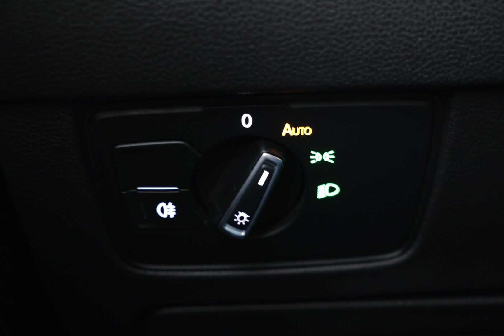 Volkswagen Passat 2016 Variant GTE Plug-In Hybrid 160 kW DSG / Panorama katto / 360 kamerat / Navi / Vetokoukku /*- YritysOutlet - Myydään vain yrityksille -*