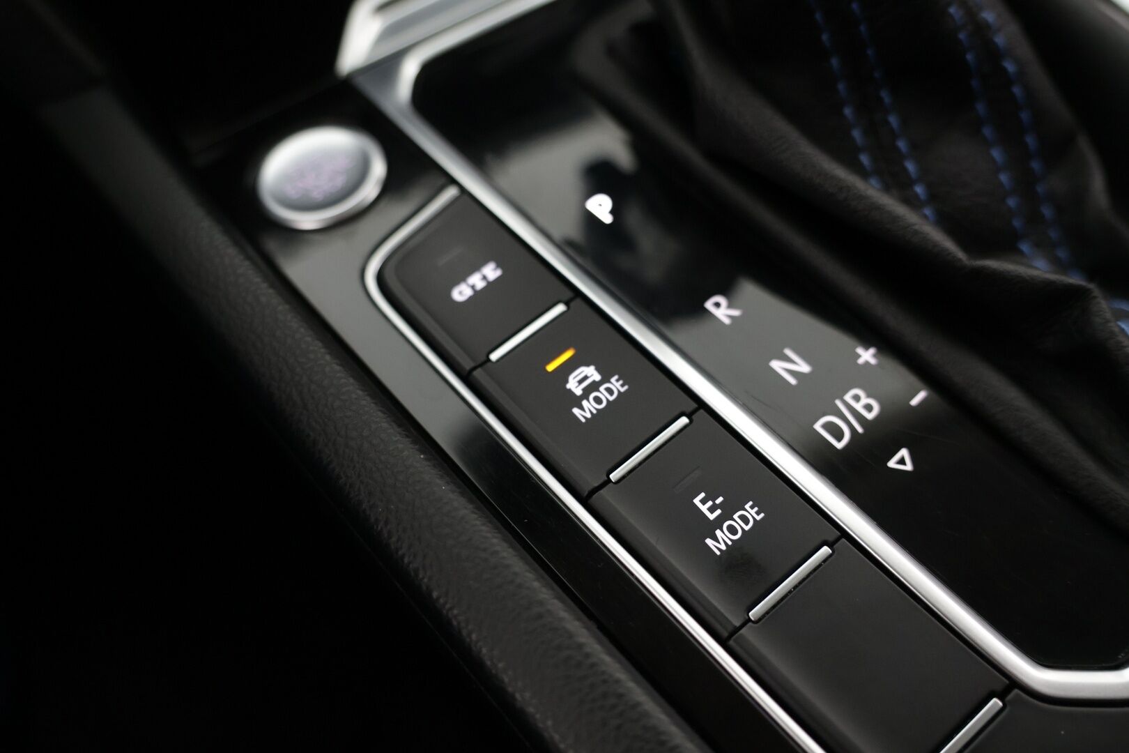 Volkswagen Passat 2016 Variant GTE Plug-In Hybrid 160 kW DSG / Panorama katto / 360 kamerat / Navi / Vetokoukku /*- YritysOutlet - Myydään vain yrityksille -*