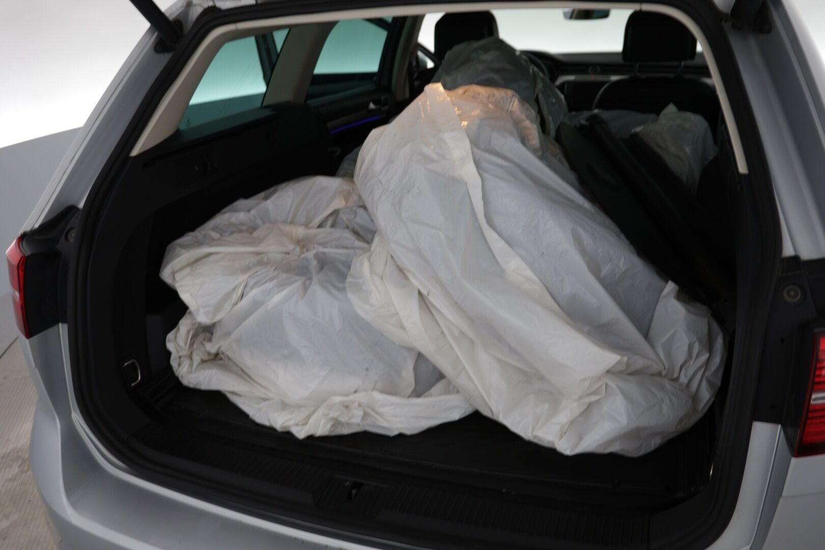 Volkswagen Passat 2016 Variant GTE Plug-In Hybrid 160 kW DSG / Panorama katto / 360 kamerat / Navi / Vetokoukku /*- YritysOutlet - Myydään vain yrityksille -*