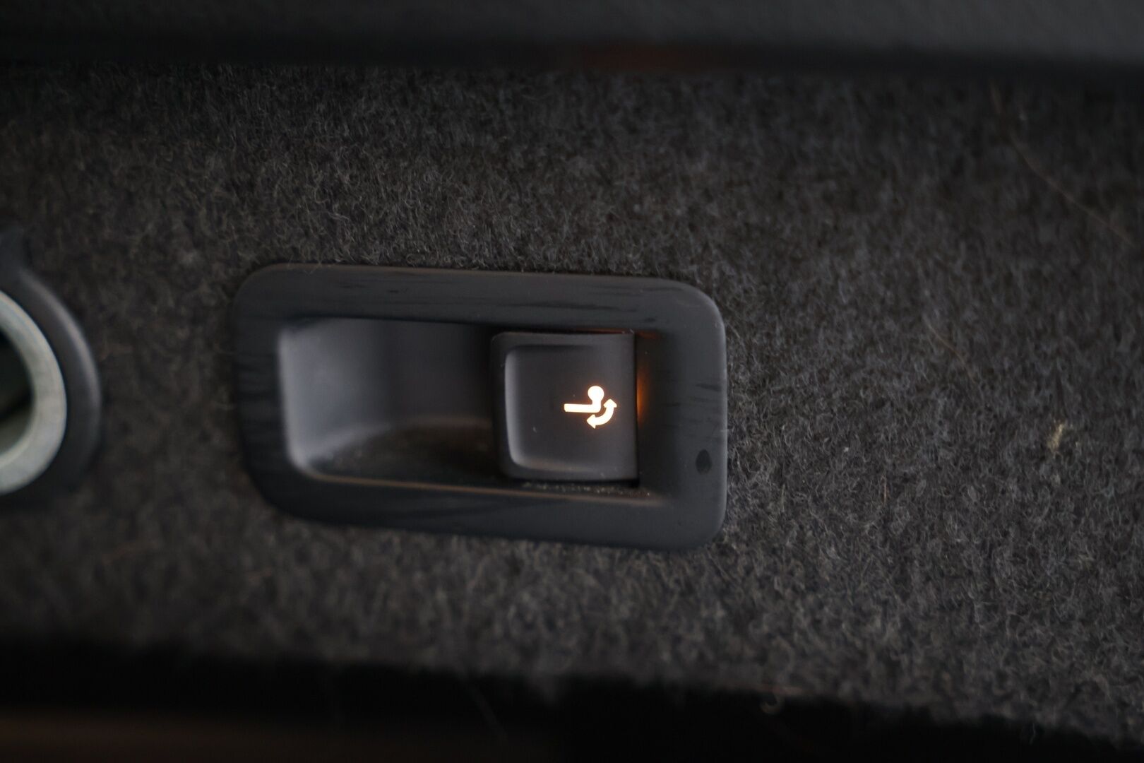 Volkswagen Passat 2016 Variant GTE Plug-In Hybrid 160 kW DSG / Panorama katto / 360 kamerat / Navi / Vetokoukku /*- YritysOutlet - Myydään vain yrityksille -*