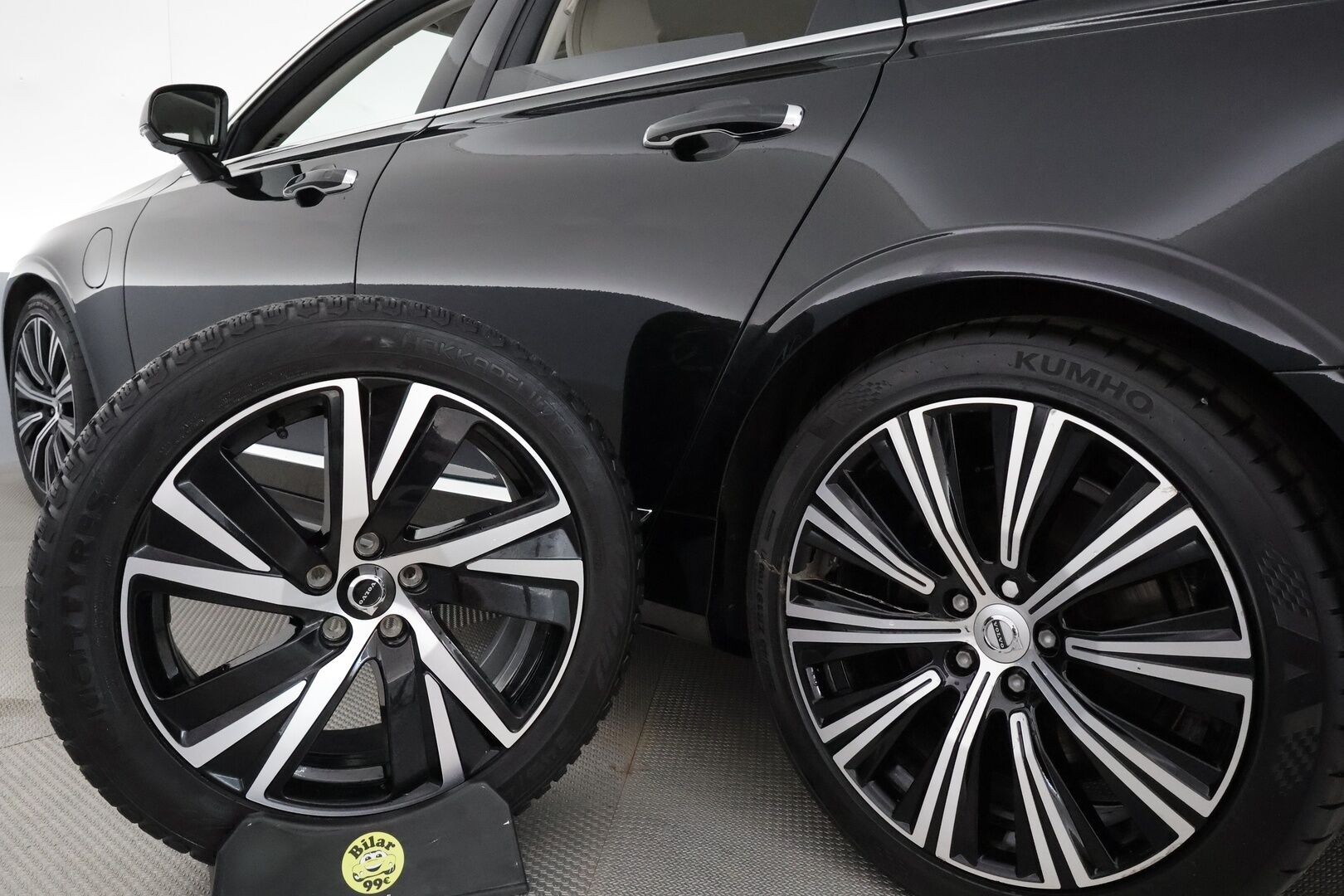 Volvo V90 2022 T6 TwE AWD Business Inscription aut **Webasto / Koukku / Adapt.Vakkari / Full-LED / P.kamera / Sporttinahat Muistilla** - 3,99 % KORKOTARJOUS TÄHÄN AUTOON - 1-om Suomi-auto / Akku kuntotarkastettu / 2x Latauskaapelit / Kahdet Renkaat / Merkkihuollettu!