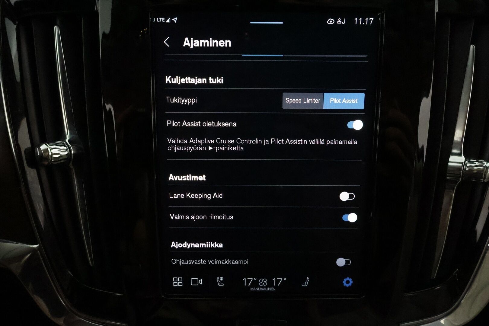 Volvo V90 2022 T6 TwE AWD Business Inscription aut **Webasto / Koukku / Adapt.Vakkari / Full-LED / P.kamera / Sporttinahat Muistilla** - 3,99 % KORKOTARJOUS TÄHÄN AUTOON - 1-om Suomi-auto / Akku kuntotarkastettu / 2x Latauskaapelit / Kahdet Renkaat / Merkkihuollettu!