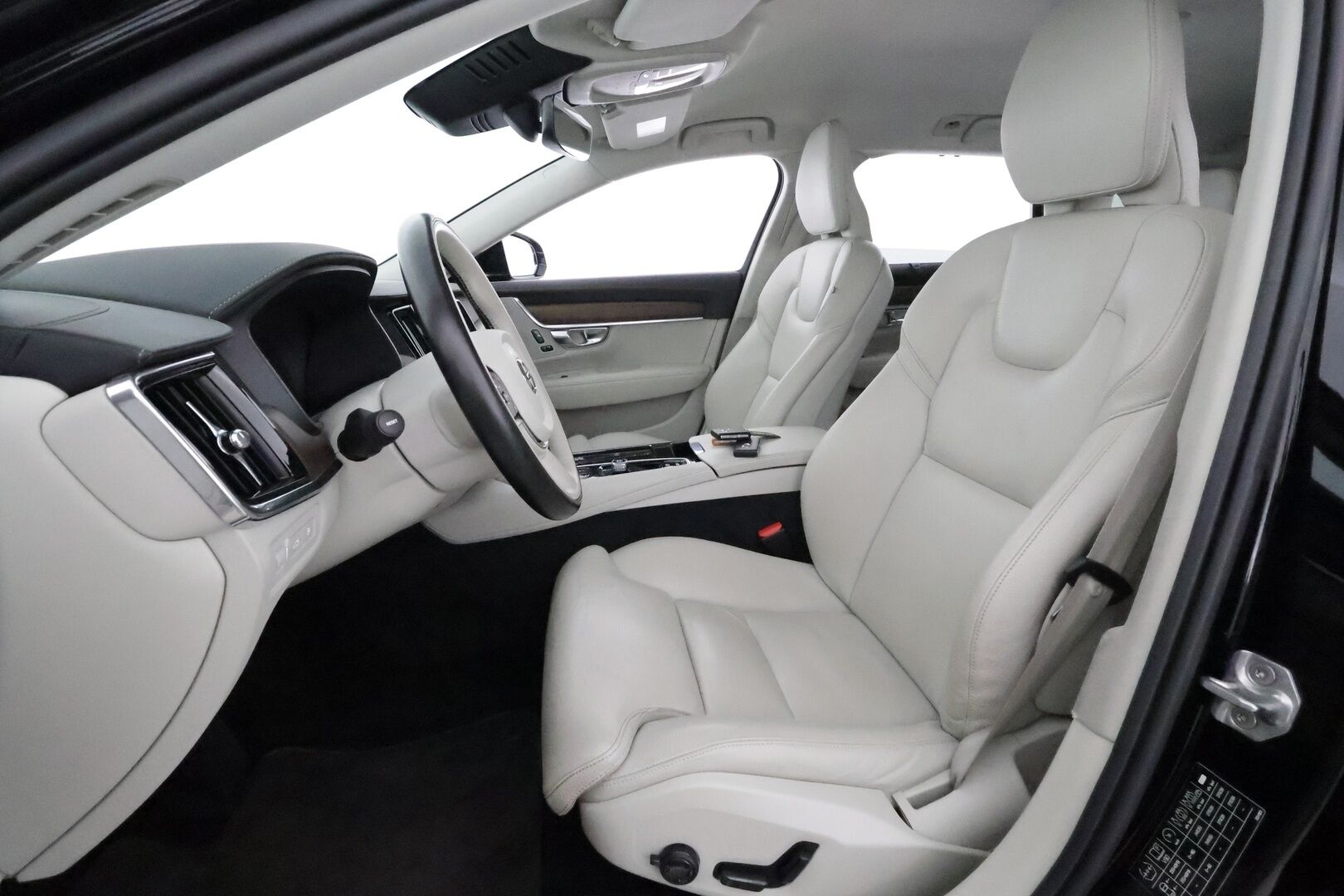 Volvo V90 2022 T6 TwE AWD Business Inscription aut **Webasto / Koukku / Adapt.Vakkari / Full-LED / P.kamera / Sporttinahat Muistilla** - 3,99 % KORKOTARJOUS TÄHÄN AUTOON - 1-om Suomi-auto / Akku kuntotarkastettu / 2x Latauskaapelit / Kahdet Renkaat / Merkkihuollettu!