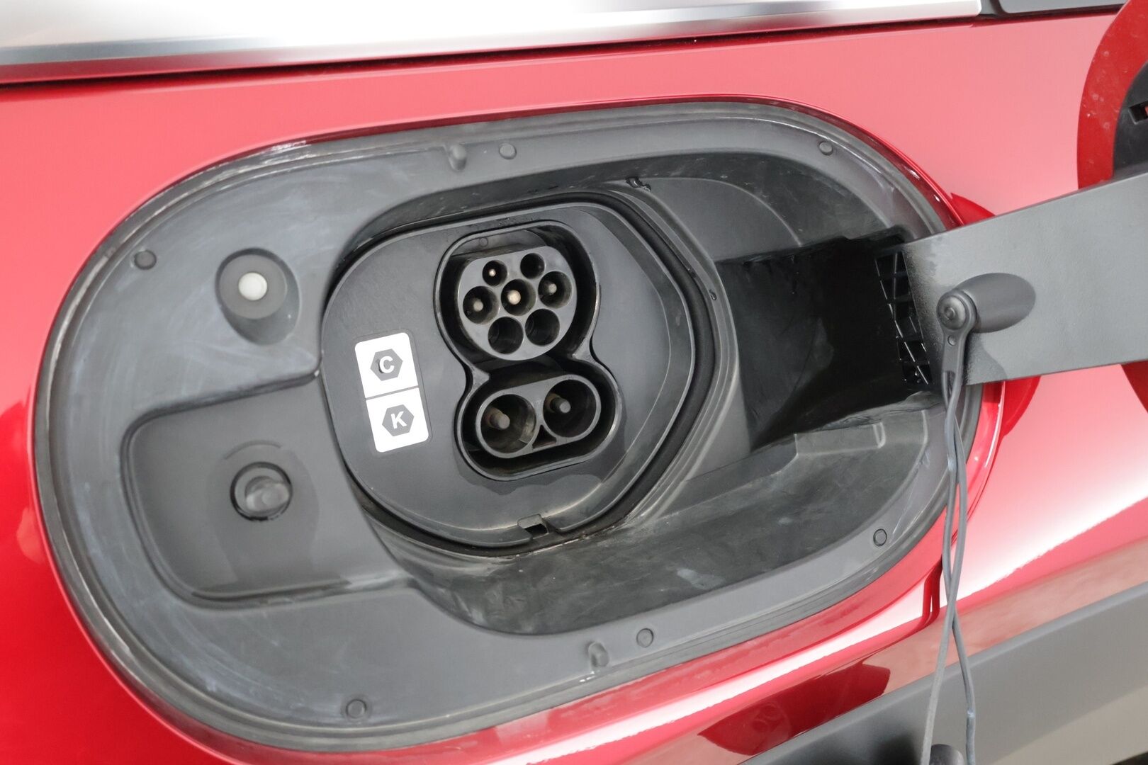 Mazda MX-30 2021 35,5 kWh e-Skyactiv Luxury * HUD / Bose / Keyless. /  360 P-Kamera / ACC / Kaistavahti / Sähköpenkki muistilla* - Huollot on ajantasalla / Renkaat ajokuntoiset / Juuri katsastettu * - HULLUT VÄLIPÄIVÄT KORKOTARJOUS 2,49%