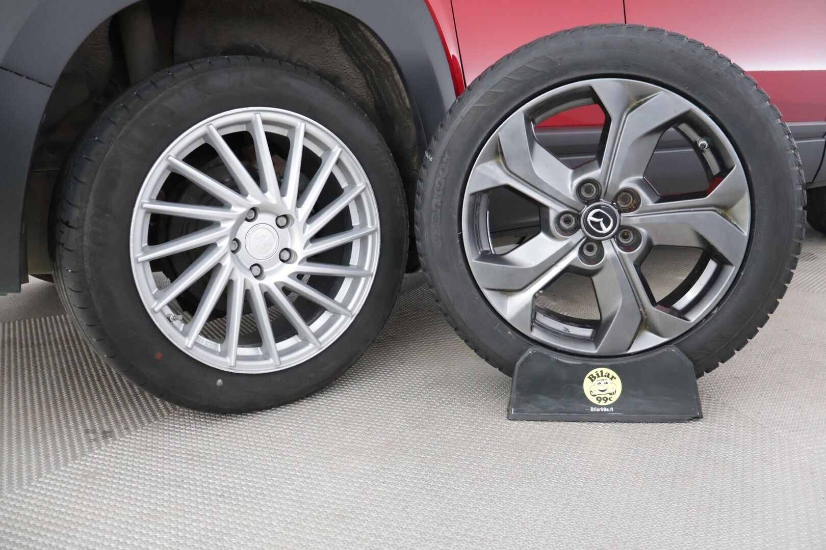 Mazda MX-30 2021 35,5 kWh e-Skyactiv Luxury * HUD / Bose / Keyless. /  360 P-Kamera / ACC / Kaistavahti / Sähköpenkki muistilla* - Huollot on ajantasalla / Renkaat ajokuntoiset / Juuri katsastettu * - HULLUT VÄLIPÄIVÄT KORKOTARJOUS 2,49%