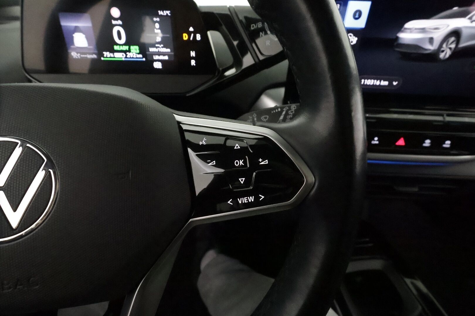 Volkswagen ID.4 2021 Pro Performance 1ST Max 150 kW, akku 77 kWh *ACC / HUD / Panorama / Muistipenkit hieronnalla / IQ.Light / ILP / 360° / Navi* - 1.Om Suomi-auto / Kahdet renkaat aluvanteilla