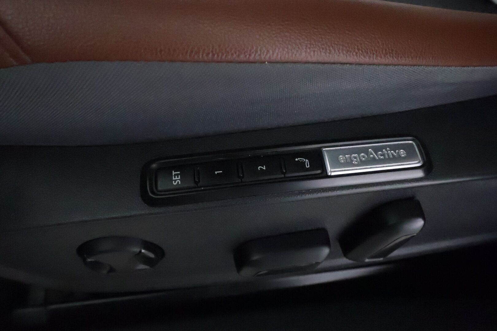 Volkswagen ID.4 2021 Pro Performance 1ST Max 150 kW, akku 77 kWh *ACC / HUD / Panorama / Muistipenkit hieronnalla / IQ.Light / ILP / 360° / Navi* - 1.Om Suomi-auto / Kahdet renkaat aluvanteilla