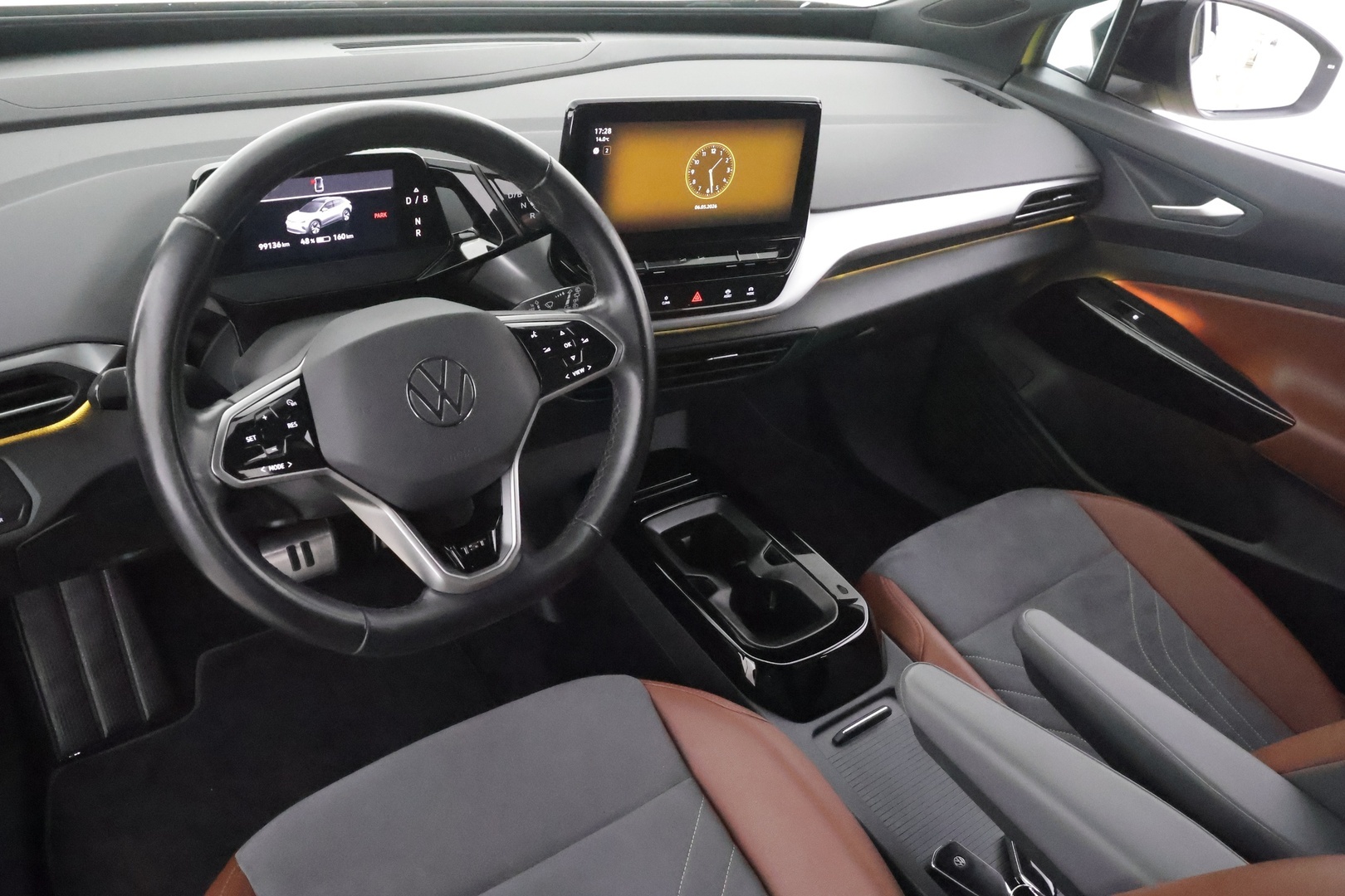 Volkswagen ID.4 2021 Pro Performance 1ST 150 kW, akku 77 kWh * ACC / ILP / Koukku / P.Kamera / LED / Navi / Ratinlämmitin * - Suomi-auto / Kahdet renkaat aluvanteilla / Merkkihuollettu