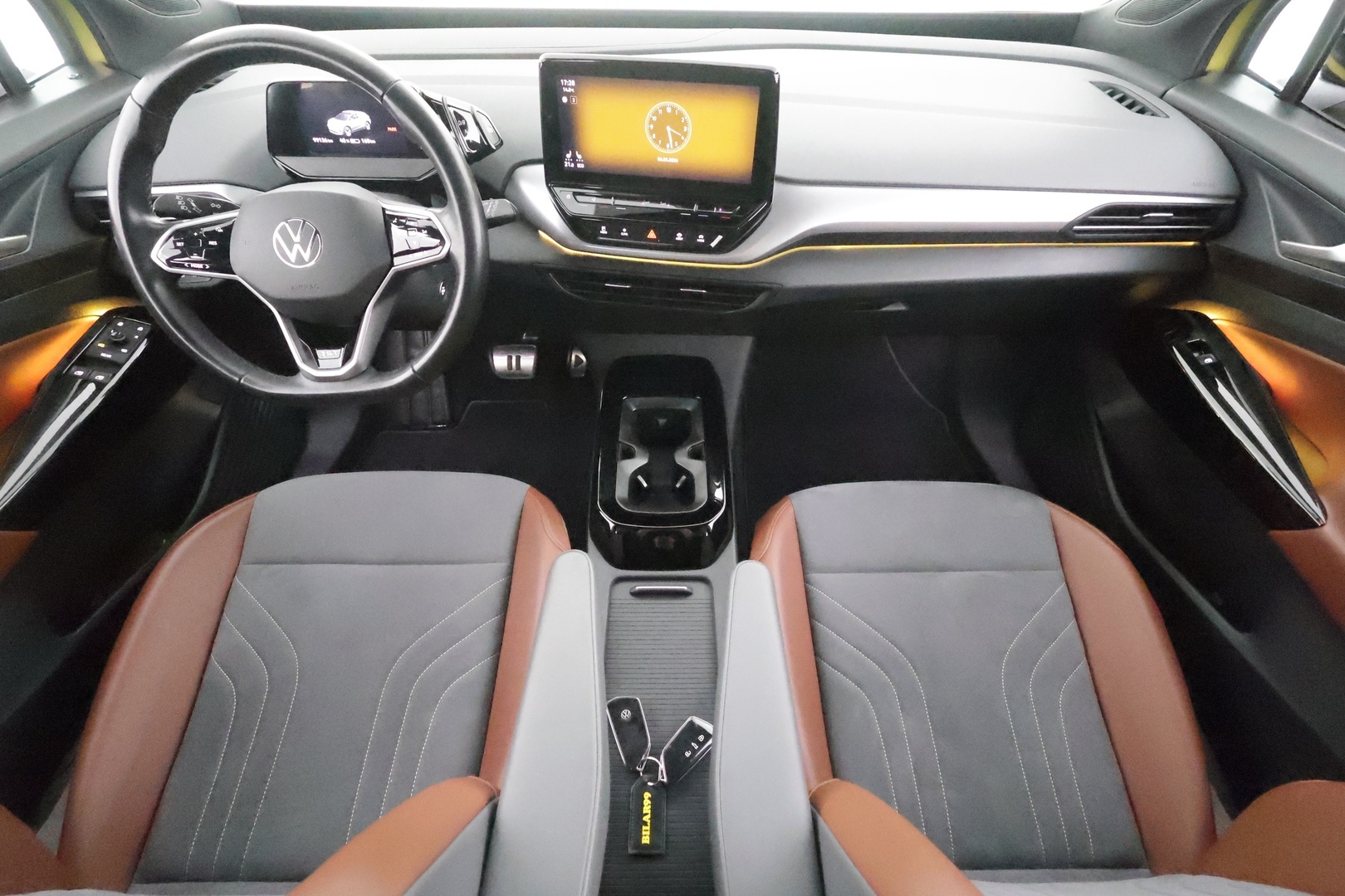 Volkswagen ID.4 2021 Pro Performance 1ST 150 kW, akku 77 kWh * ACC / ILP / Koukku / P.Kamera / LED / Navi / Ratinlämmitin * - Suomi-auto / Kahdet renkaat aluvanteilla / Merkkihuollettu