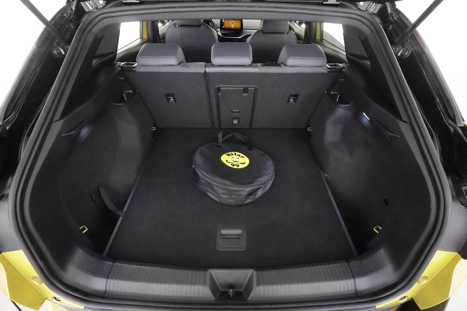 Volkswagen ID.4 2021 Pro Performance 1ST 150 kW, akku 77 kWh * ACC / ILP / Koukku / P.Kamera / LED / Navi / Ratinlämmitin * - Suomi-auto / Kahdet renkaat aluvanteilla / Merkkihuollettu