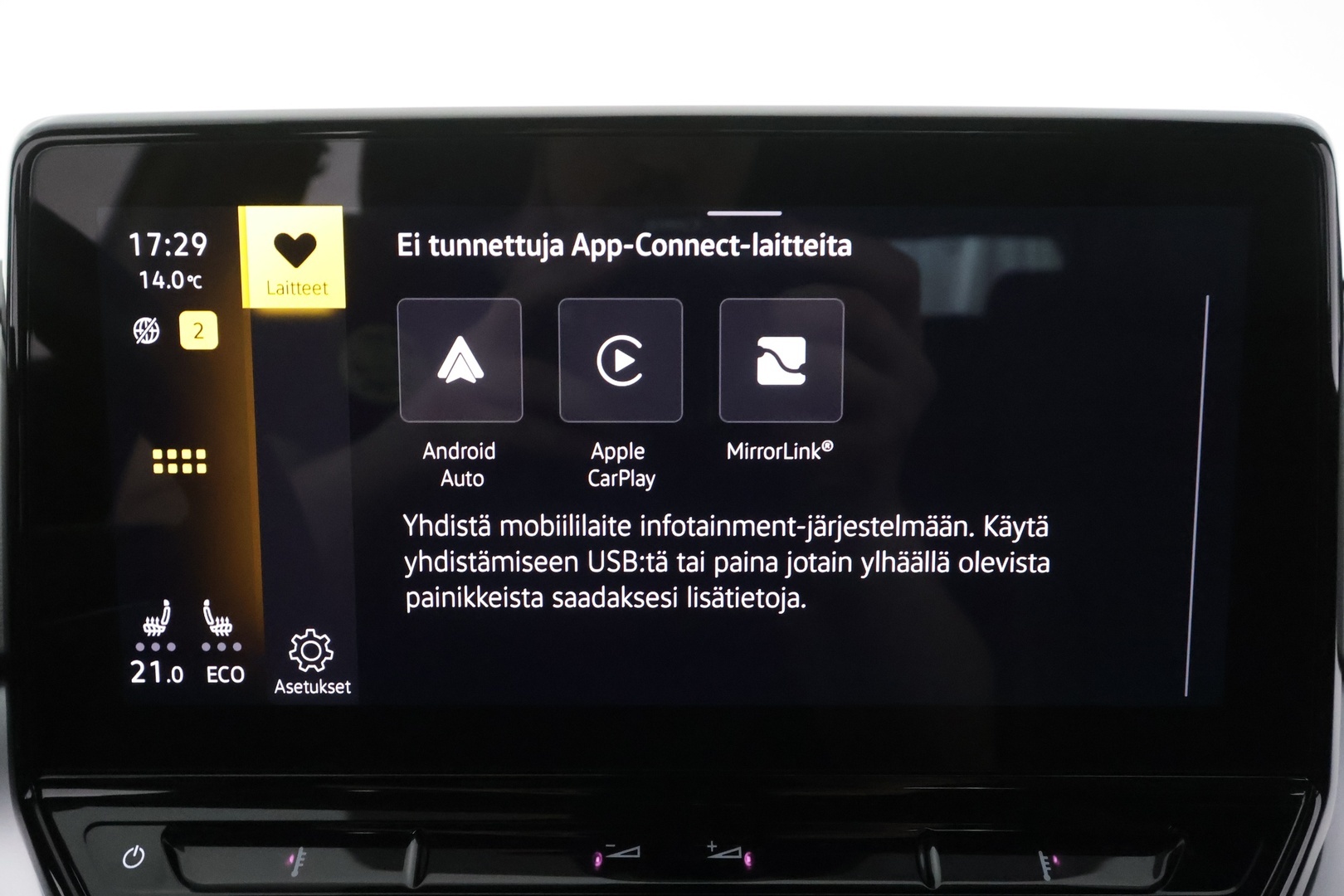 Volkswagen ID.4 2021 Pro Performance 1ST 150 kW, akku 77 kWh * ACC / ILP / Koukku / P.Kamera / LED / Navi / Ratinlämmitin * - Suomi-auto / Kahdet renkaat aluvanteilla / Merkkihuollettu