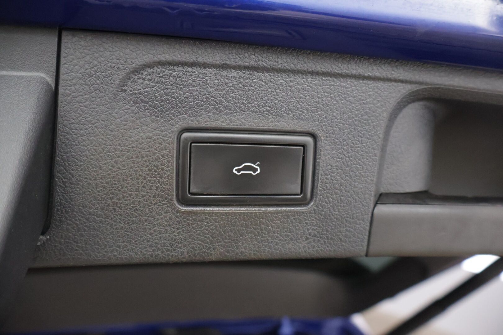 Volkswagen Passat 2021 Passat Variant R-Line 2,0 TDI EVO SCR 110 kW DSG-automaatti - | R-Line | ALV | Webasto | ACC | Koukku | Ratinlämmitin | Nahka-alcantara | LED | Ambient | Kattavasti huollettu | 