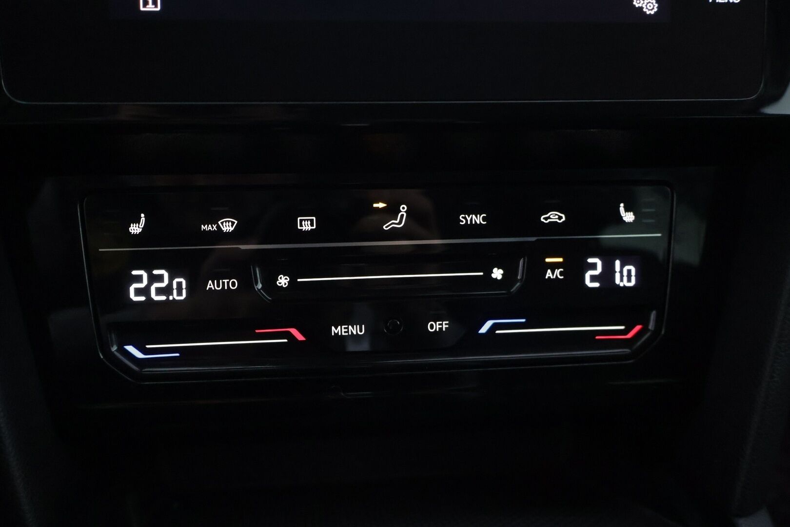 Volkswagen Passat 2021 Passat Variant R-Line 2,0 TDI EVO SCR 110 kW DSG-automaatti - | R-Line | ALV | Webasto | ACC | Koukku | Ratinlämmitin | Nahka-alcantara | LED | Ambient | Kattavasti huollettu | 