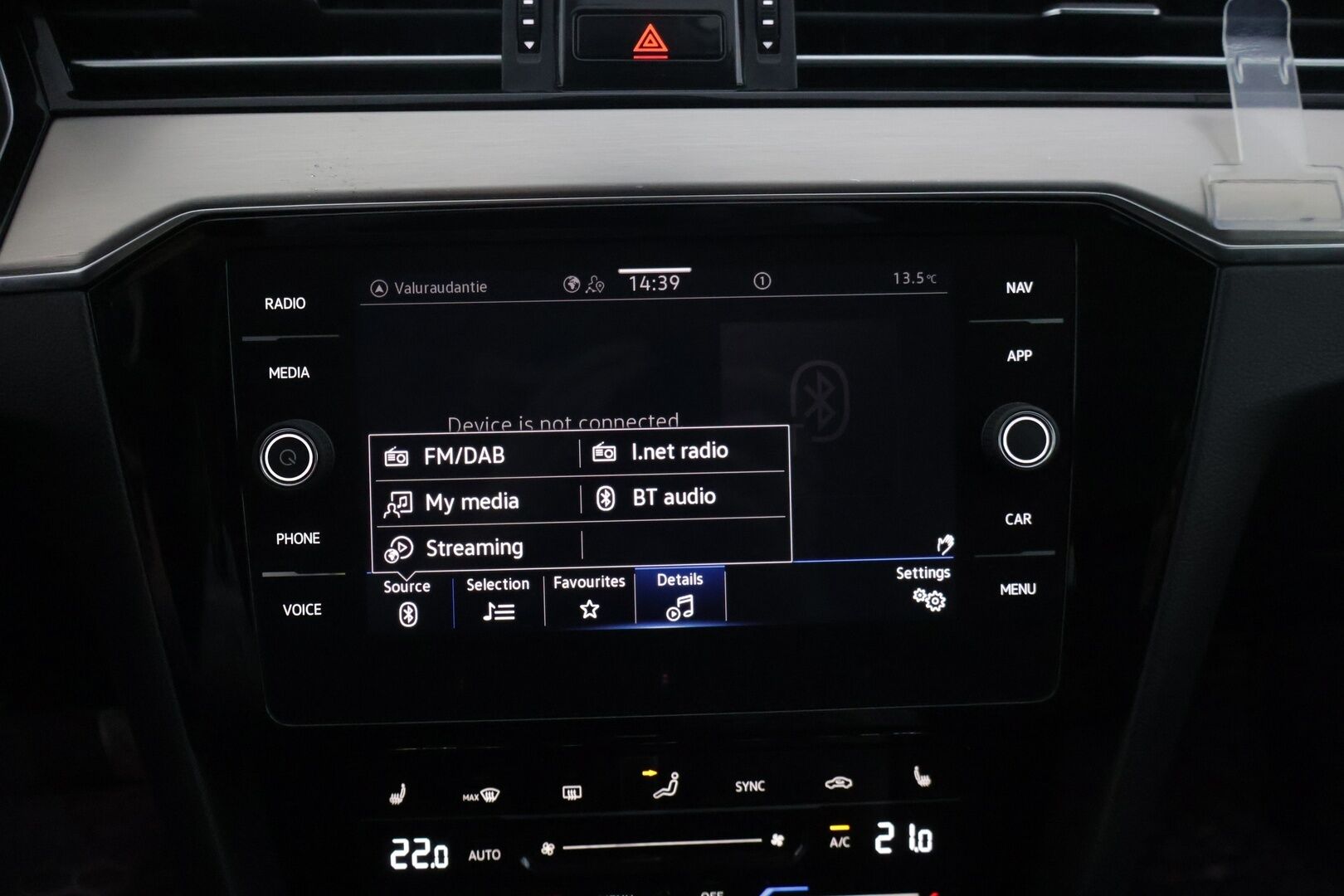 Volkswagen Passat 2021 Passat Variant R-Line 2,0 TDI EVO SCR 110 kW DSG-automaatti - | R-Line | ALV | Webasto | ACC | Koukku | Ratinlämmitin | Nahka-alcantara | LED | Ambient | Kattavasti huollettu | 
