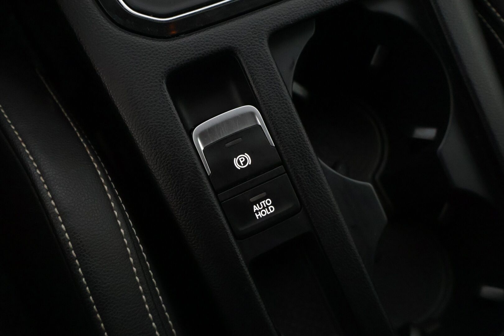 Volkswagen Passat 2021 Passat Variant R-Line 2,0 TDI EVO SCR 110 kW DSG-automaatti - | R-Line | ALV | Webasto | ACC | Koukku | Ratinlämmitin | Nahka-alcantara | LED | Ambient | Kattavasti huollettu | 