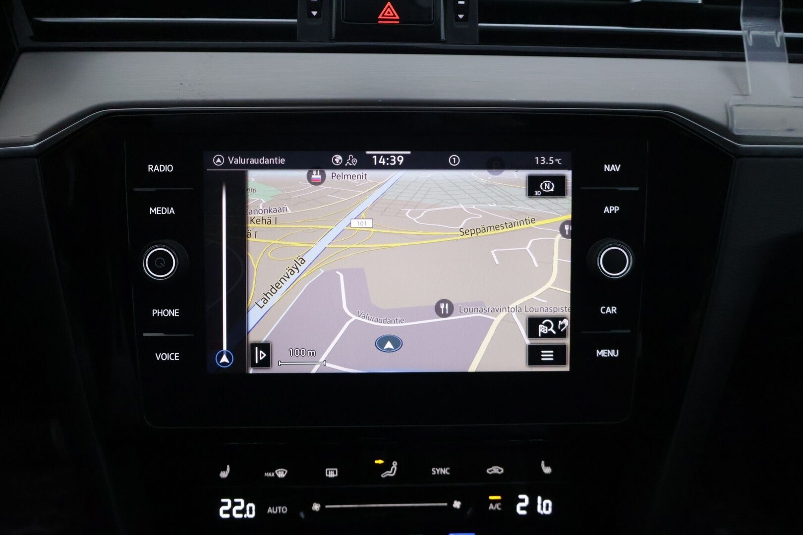 Volkswagen Passat 2021 Passat Variant R-Line 2,0 TDI EVO SCR 110 kW DSG-automaatti - | R-Line | ALV | Webasto | ACC | Koukku | Ratinlämmitin | Nahka-alcantara | LED | Ambient | Kattavasti huollettu | 