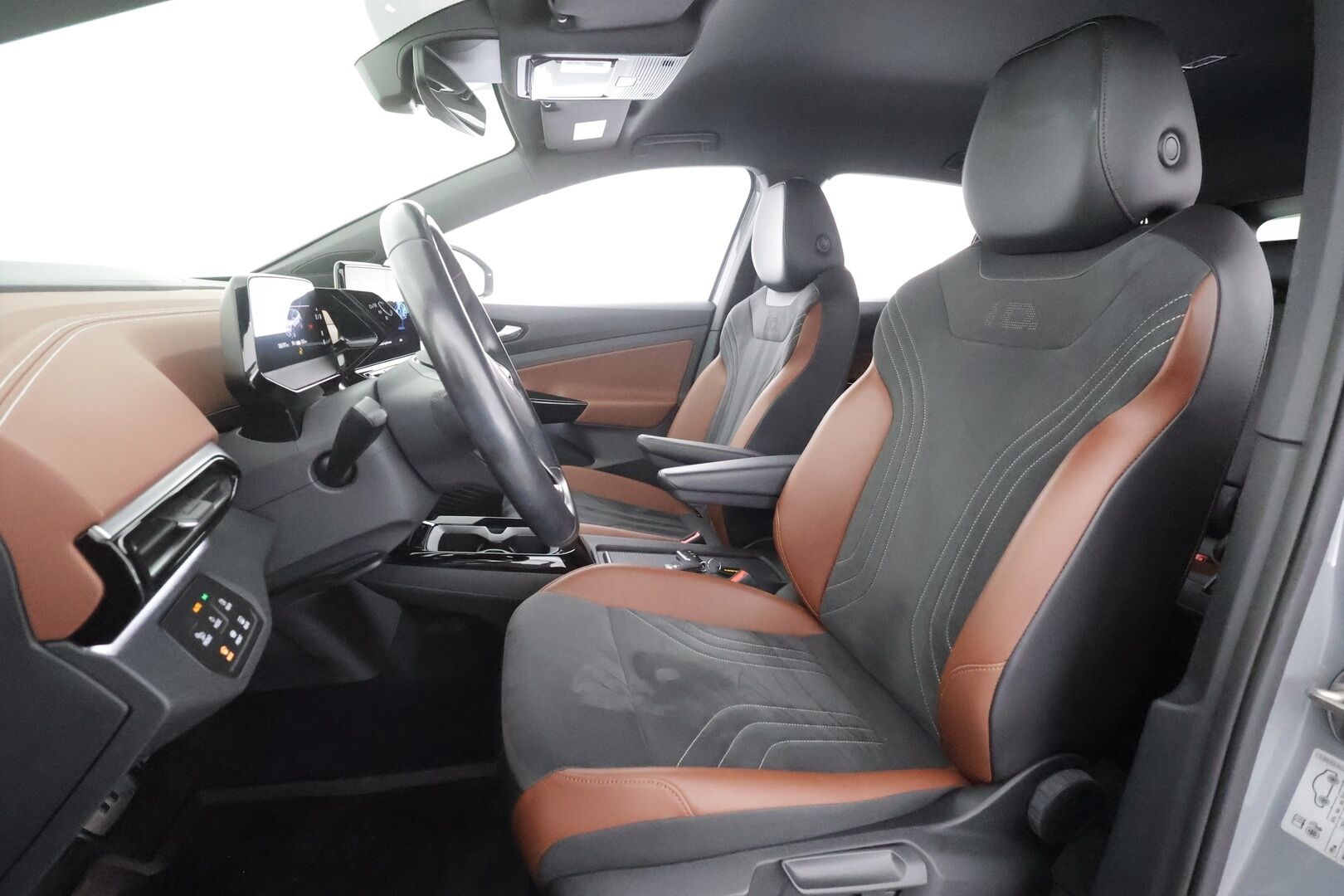 Volkswagen ID.4 2021 Pro Performance Business 150 kW, akku 77 kWh - | ILP | Koukku | ACC | Matrix-LED | P.Kamera | Nahka-Alcantara | Navi | Kaistavahti | Keyless | 1-om Suomi-auto | 2x Latauskaapelit | Kahdet renkaat |