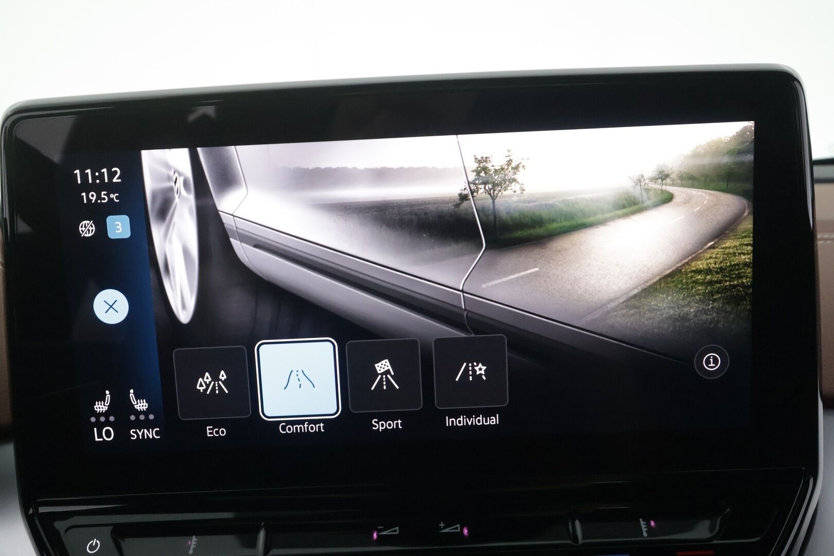 Volkswagen ID.4 2021 Pro Performance Business 150 kW, akku 77 kWh - | ILP | Koukku | ACC | Matrix-LED | P.Kamera | Nahka-Alcantara | Navi | Kaistavahti | Keyless | 1-om Suomi-auto | 2x Latauskaapelit | Kahdet renkaat |